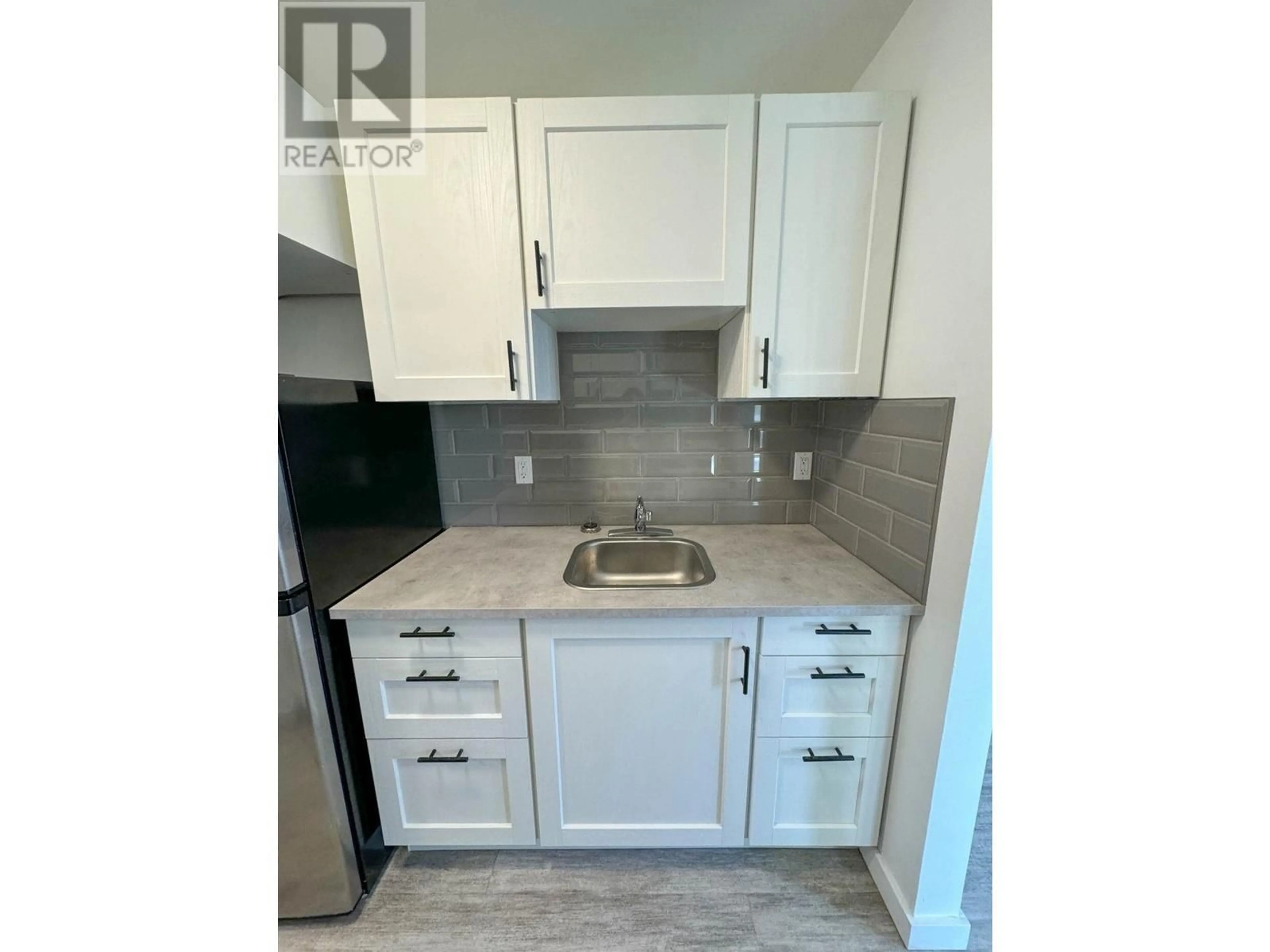 Standard kitchen for 1703 MENZIES Street Unit# 314, Merritt British Columbia V1K1B8