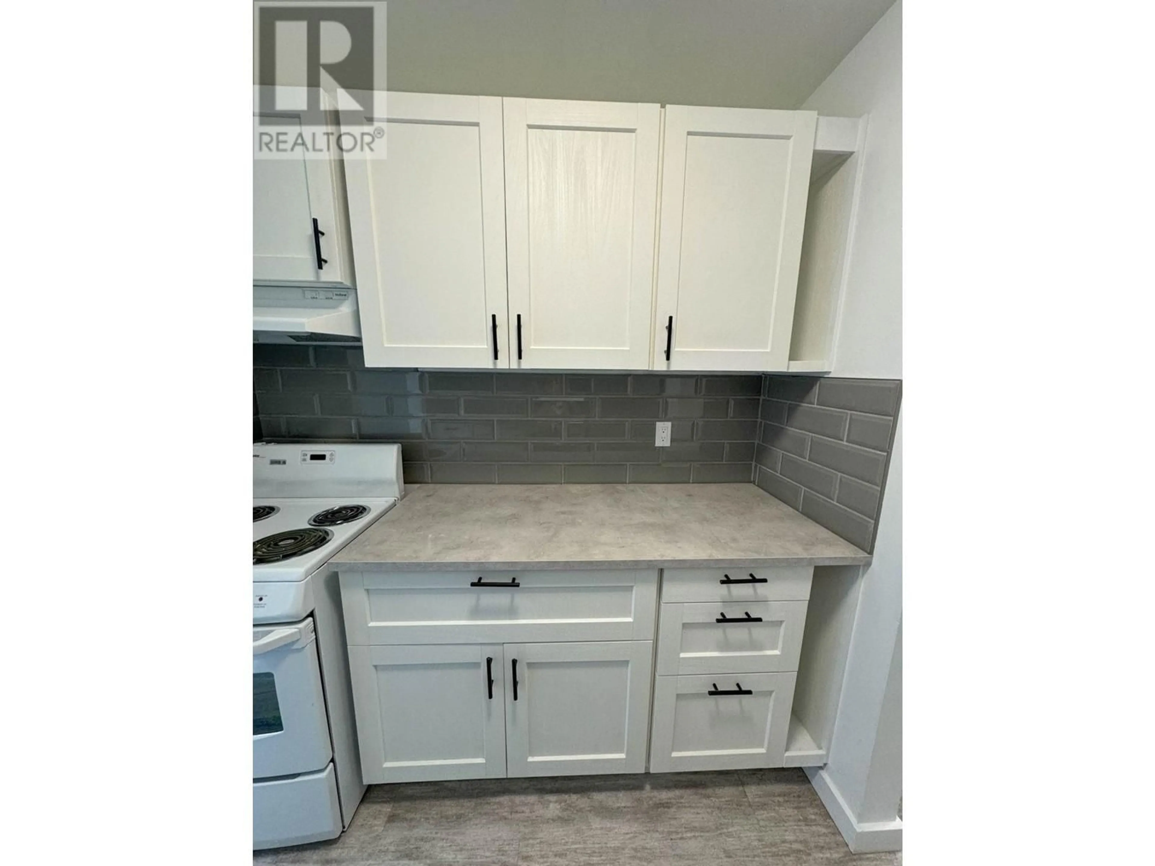 Standard kitchen, cement floor, cottage for 1703 MENZIES Street Unit# 314, Merritt British Columbia V1K1B8