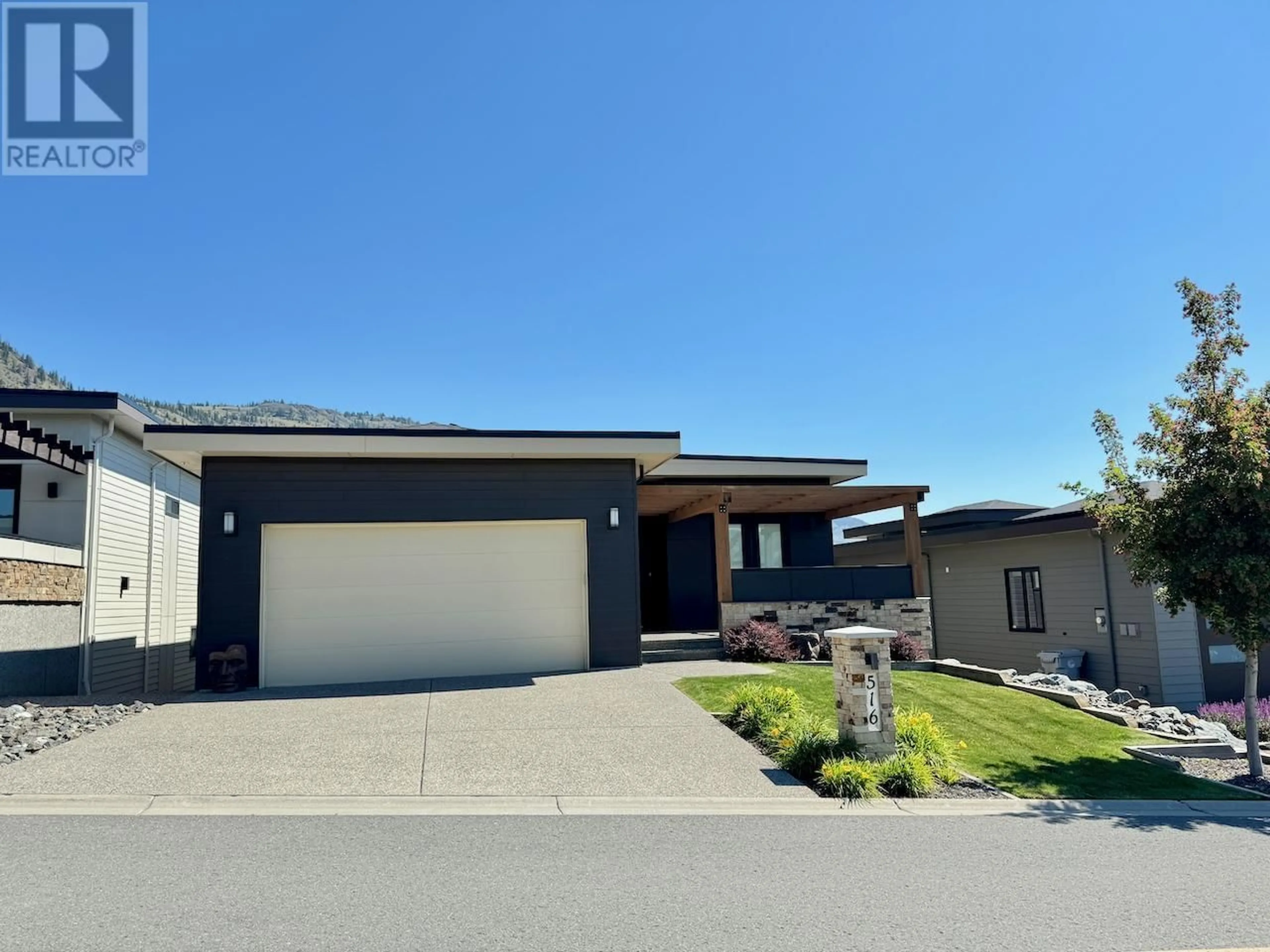 Frontside or backside of a home, the street view for 516 POINTE Place, Kamloops British Columbia V2H0C1