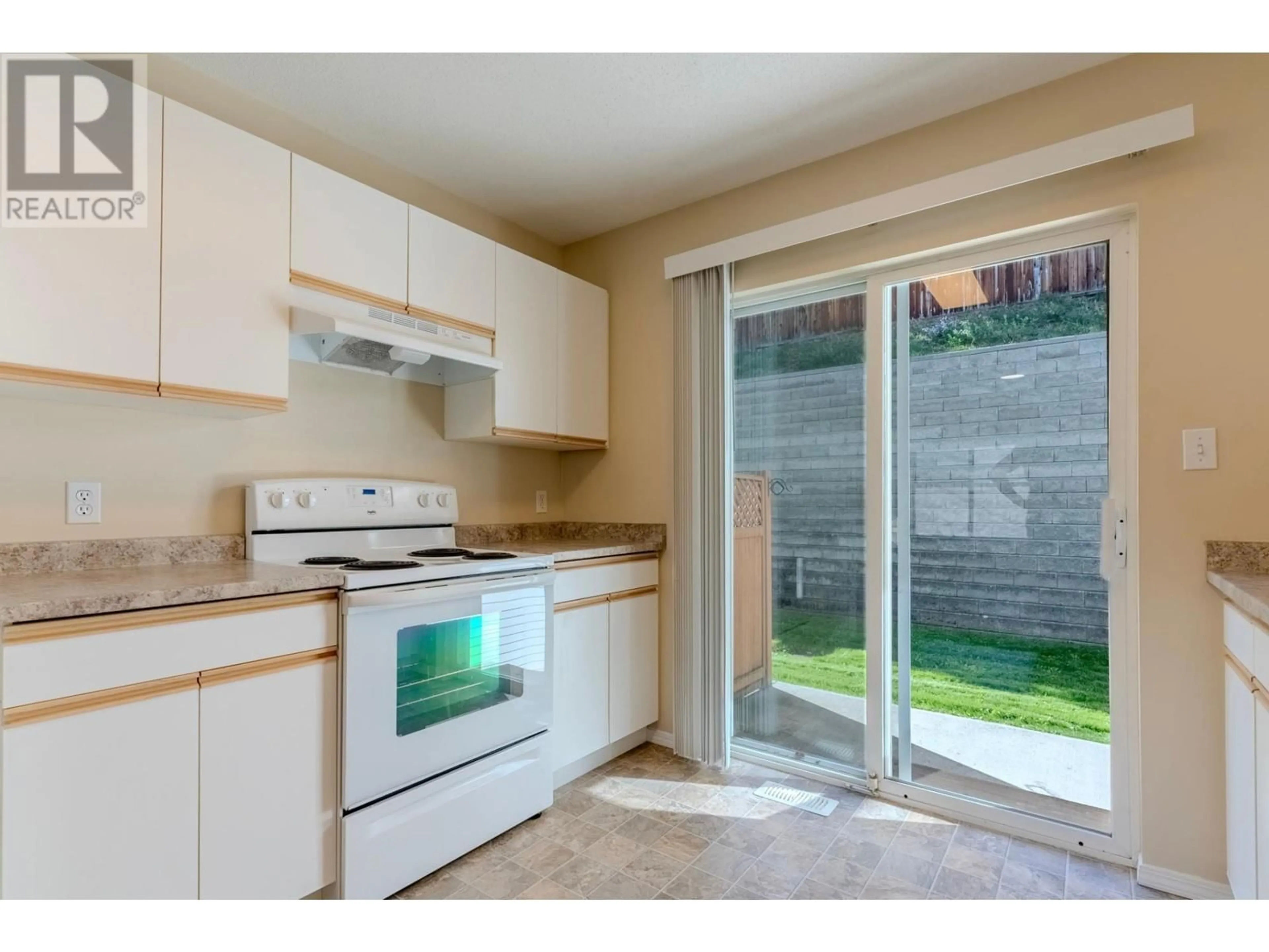 Standard kitchen, unknown for 27 - 1920 HUGH ALLAN DRIVE, Kamloops British Columbia V1S1Y5