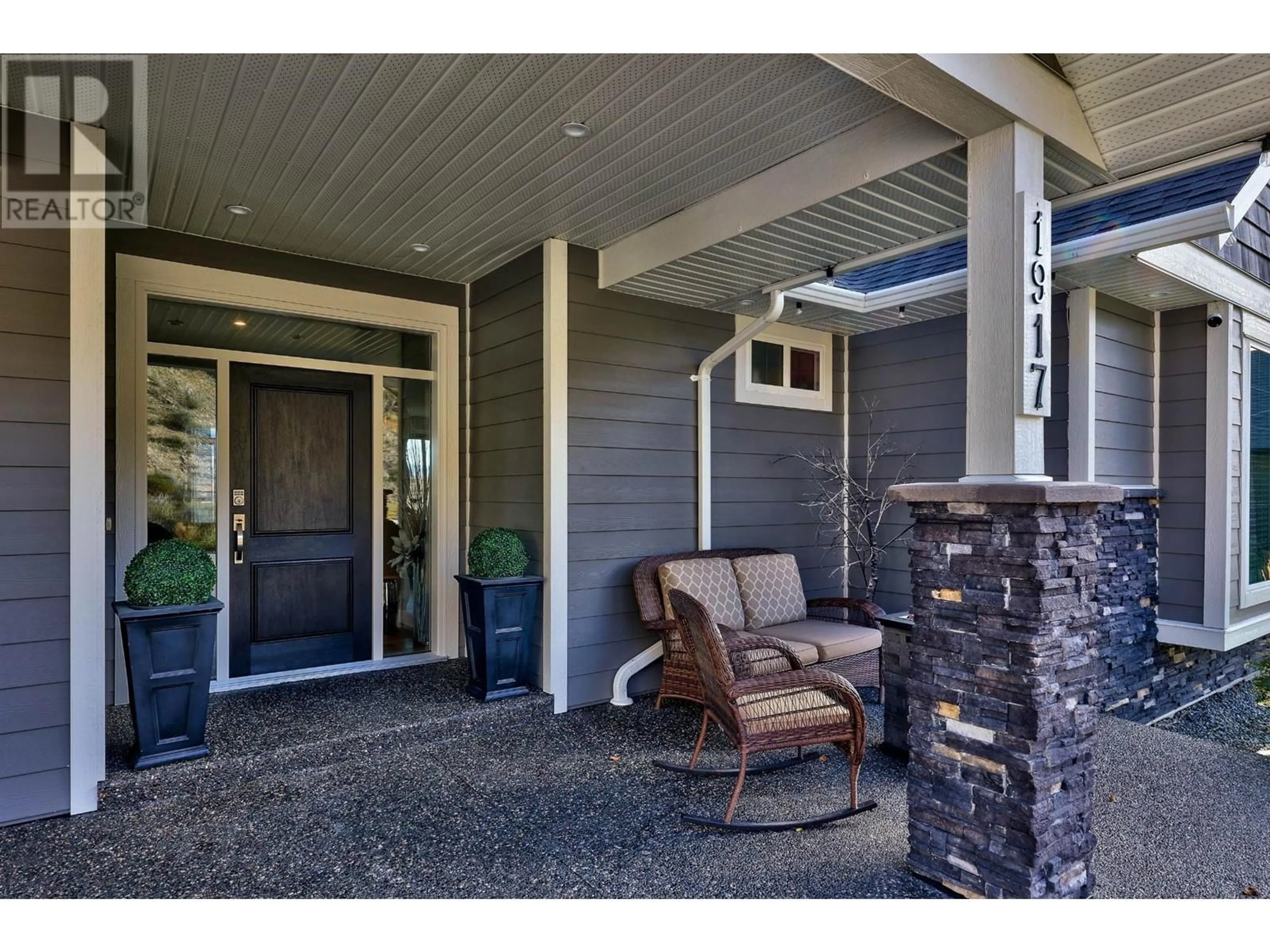 Indoor entryway, cement floor for 1917 IRONWOOD Court, Kamloops British Columbia V2H0A6