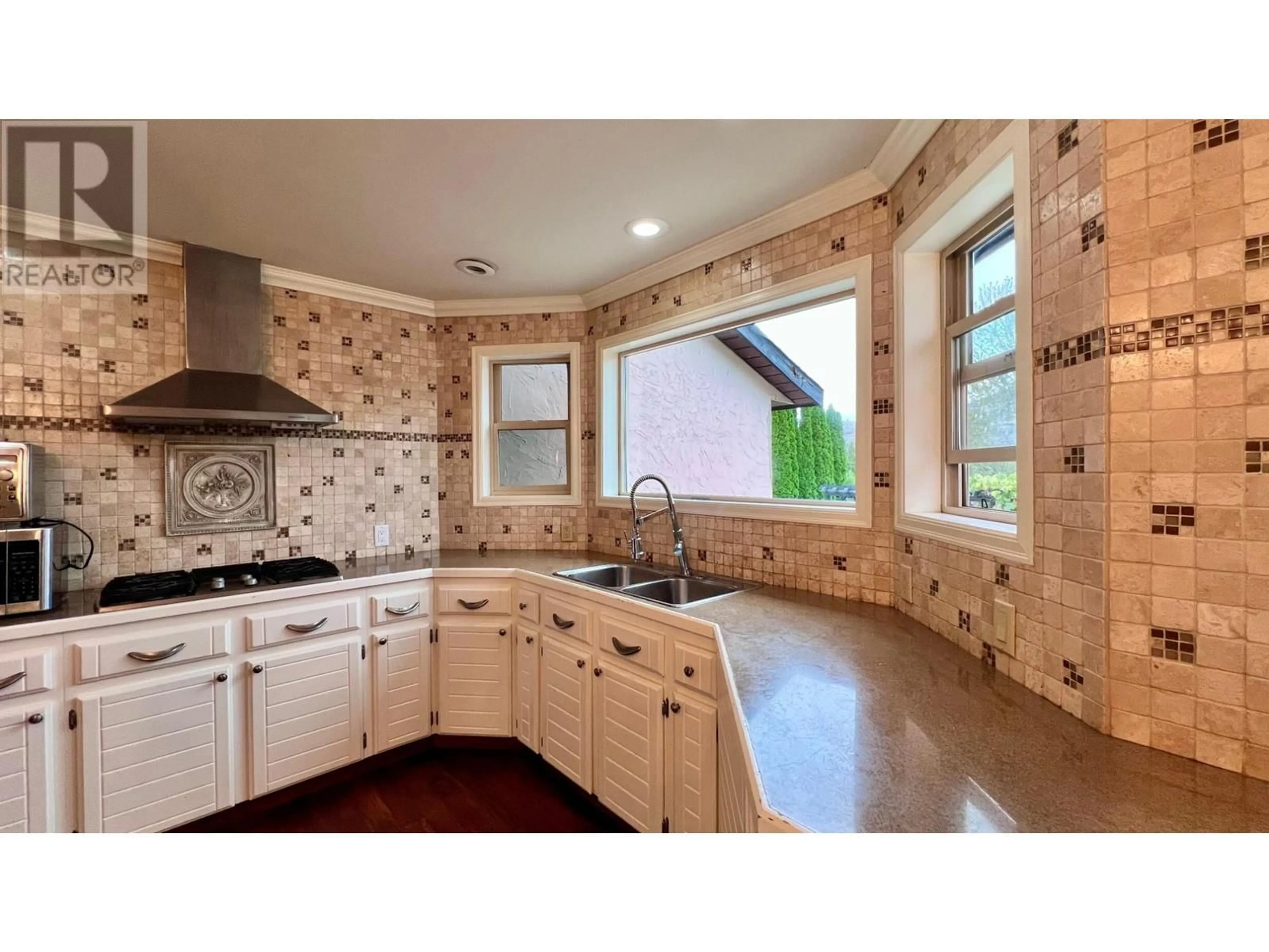 Kitchen, ceramic floors, cottage for 1973 TRANQUILLE Road, Kamloops British Columbia V2B3M4