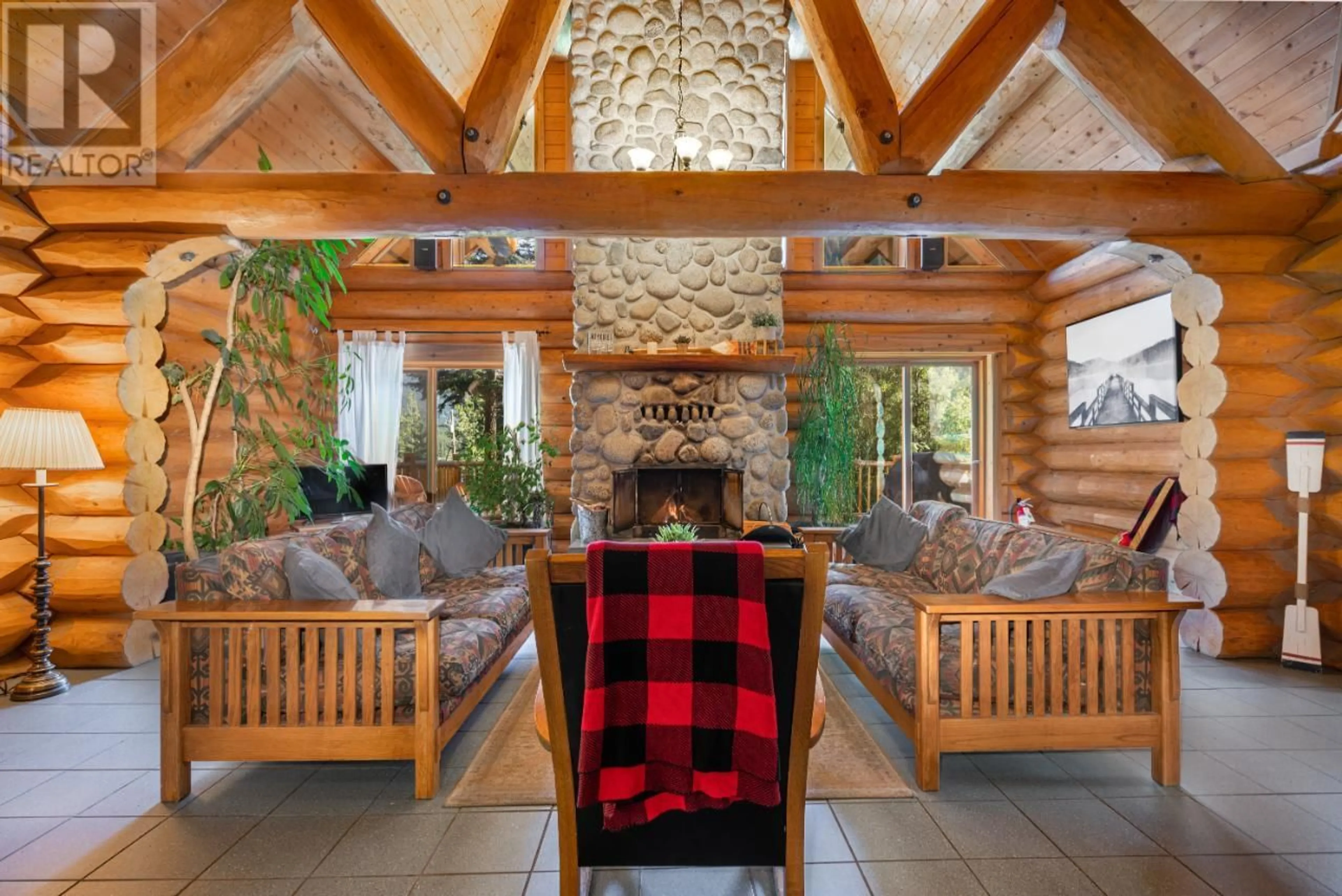 Indoor lobby, wood floors for 8100 TYAUGHTON LAKE RD, Lillooet British Columbia