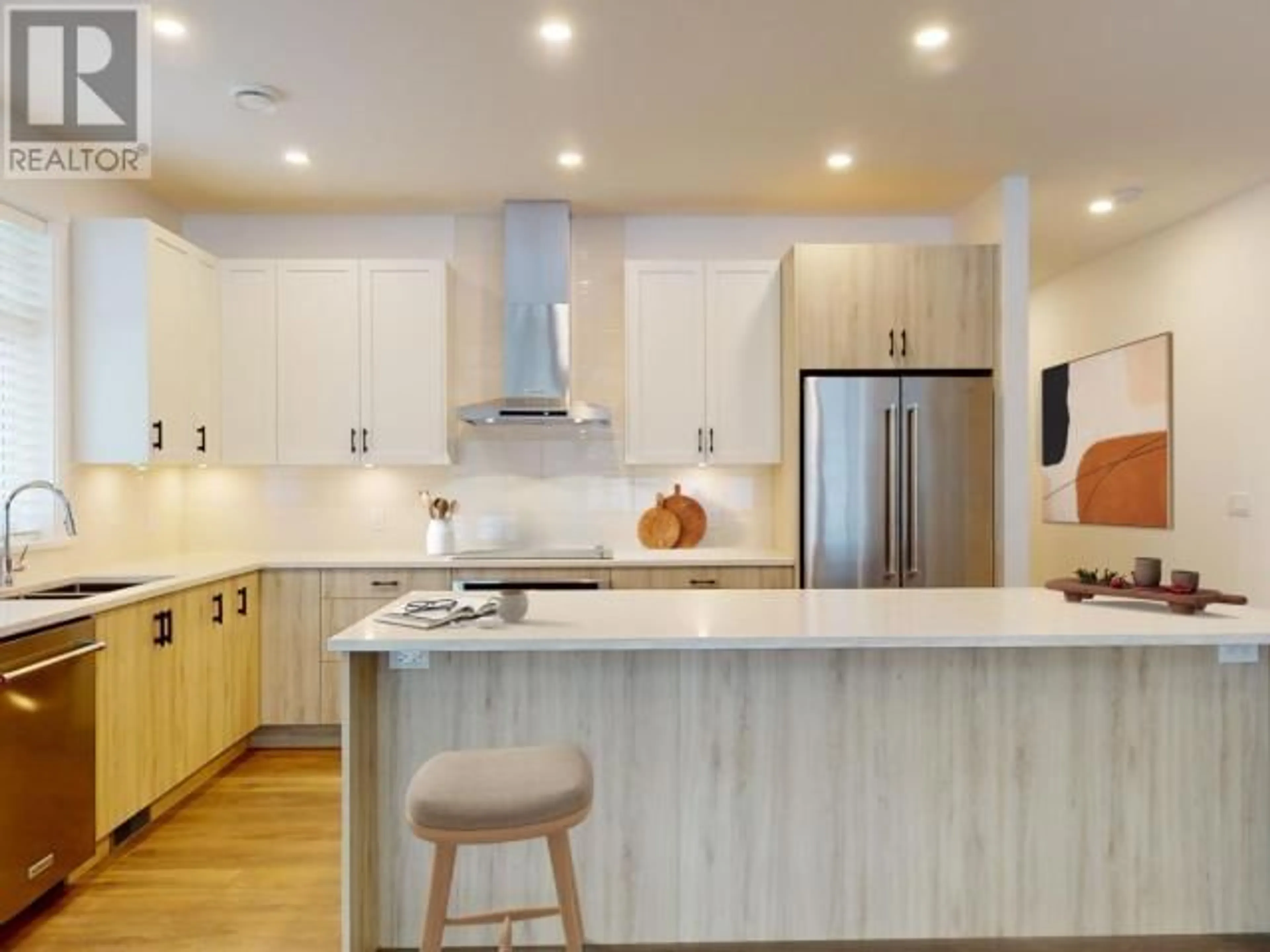 Contemporary kitchen, unknown for 4070 SATURNA AVE, Powell River British Columbia V8A5T4