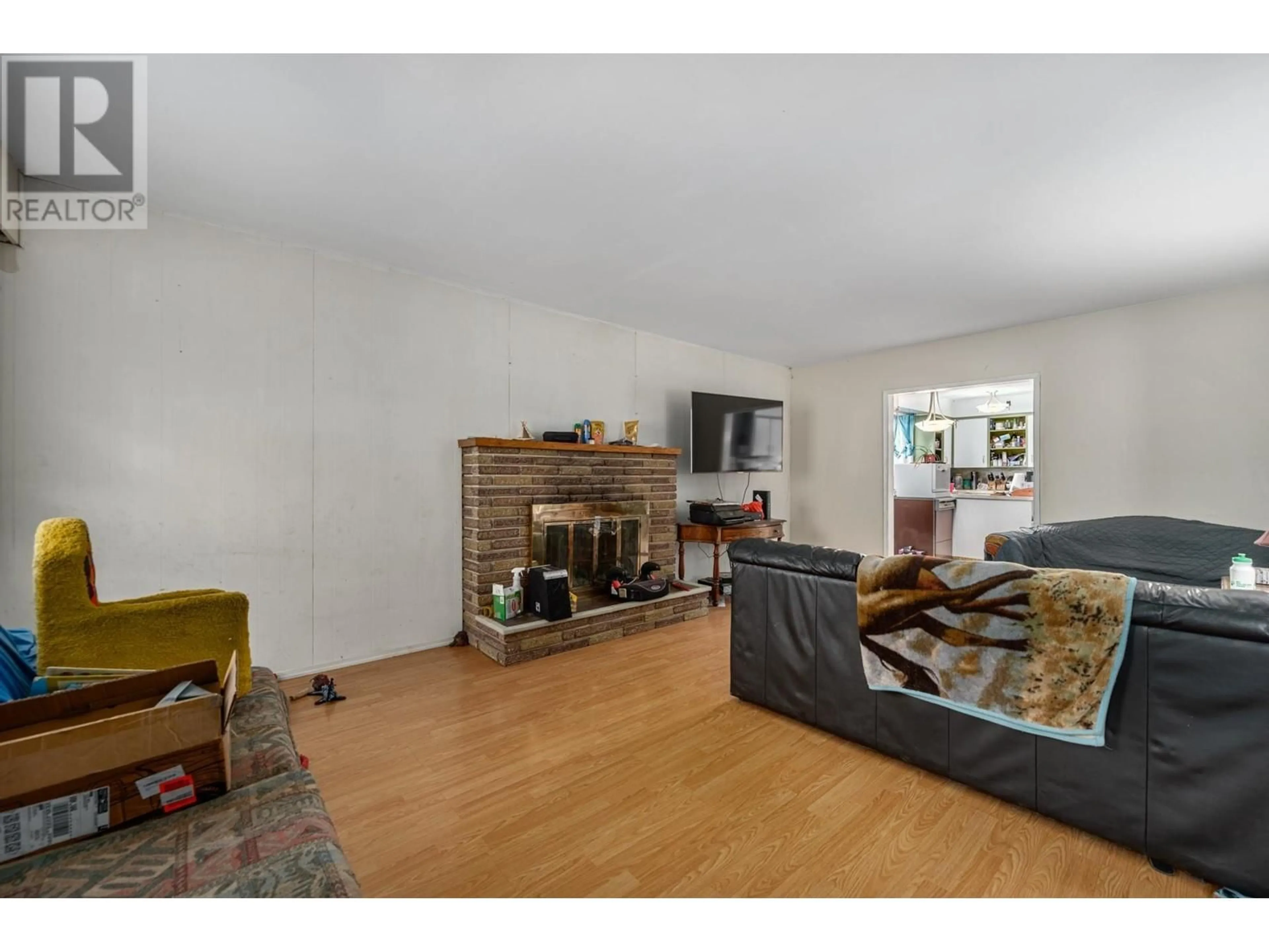 Living room, wood floors for 281 TINGLEY Street, Ashcroft British Columbia V0K1A0