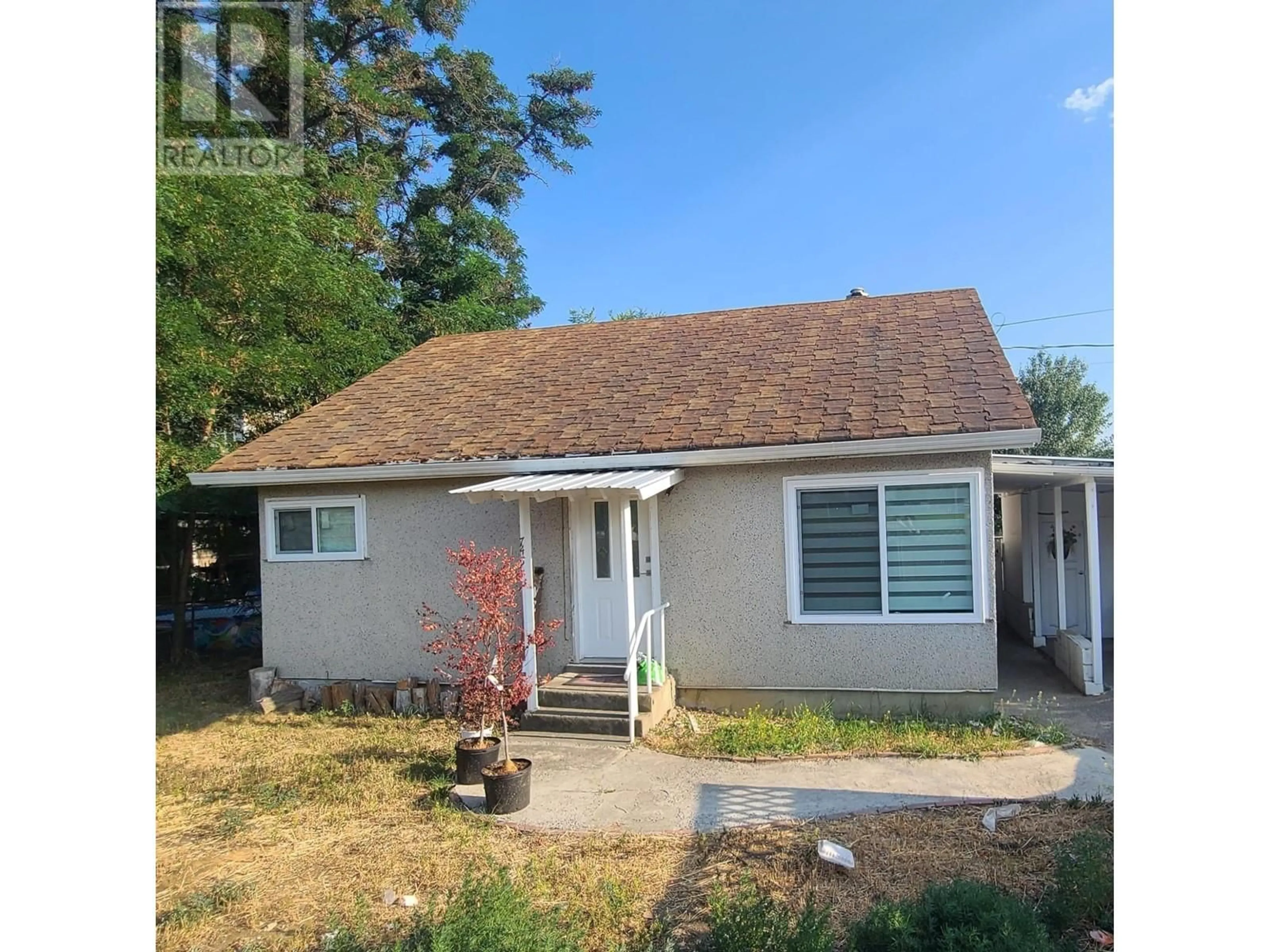 Frontside or backside of a home, cottage for 745 YORK Avenue, Kamloops British Columbia V2B2A6