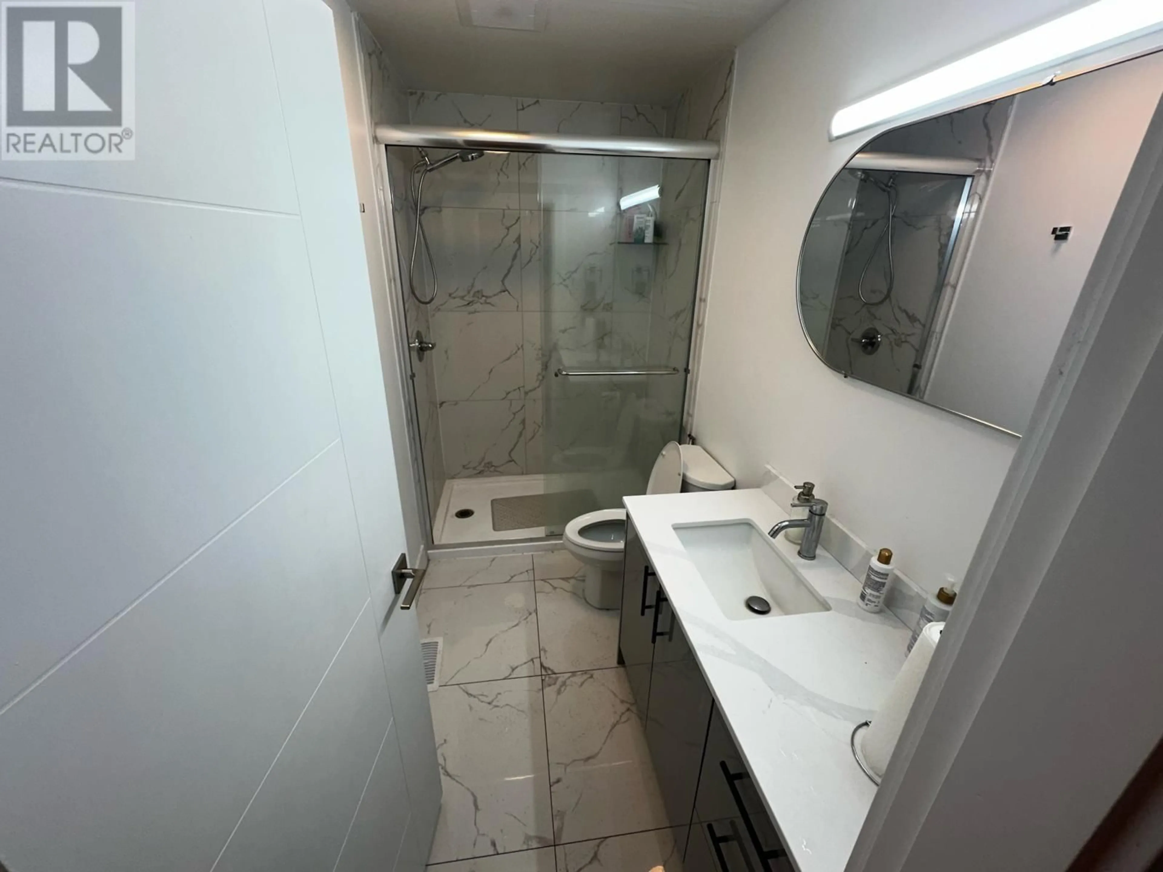 Bathroom, not visible floor for 745 YORK Avenue, Kamloops British Columbia V2B2A6