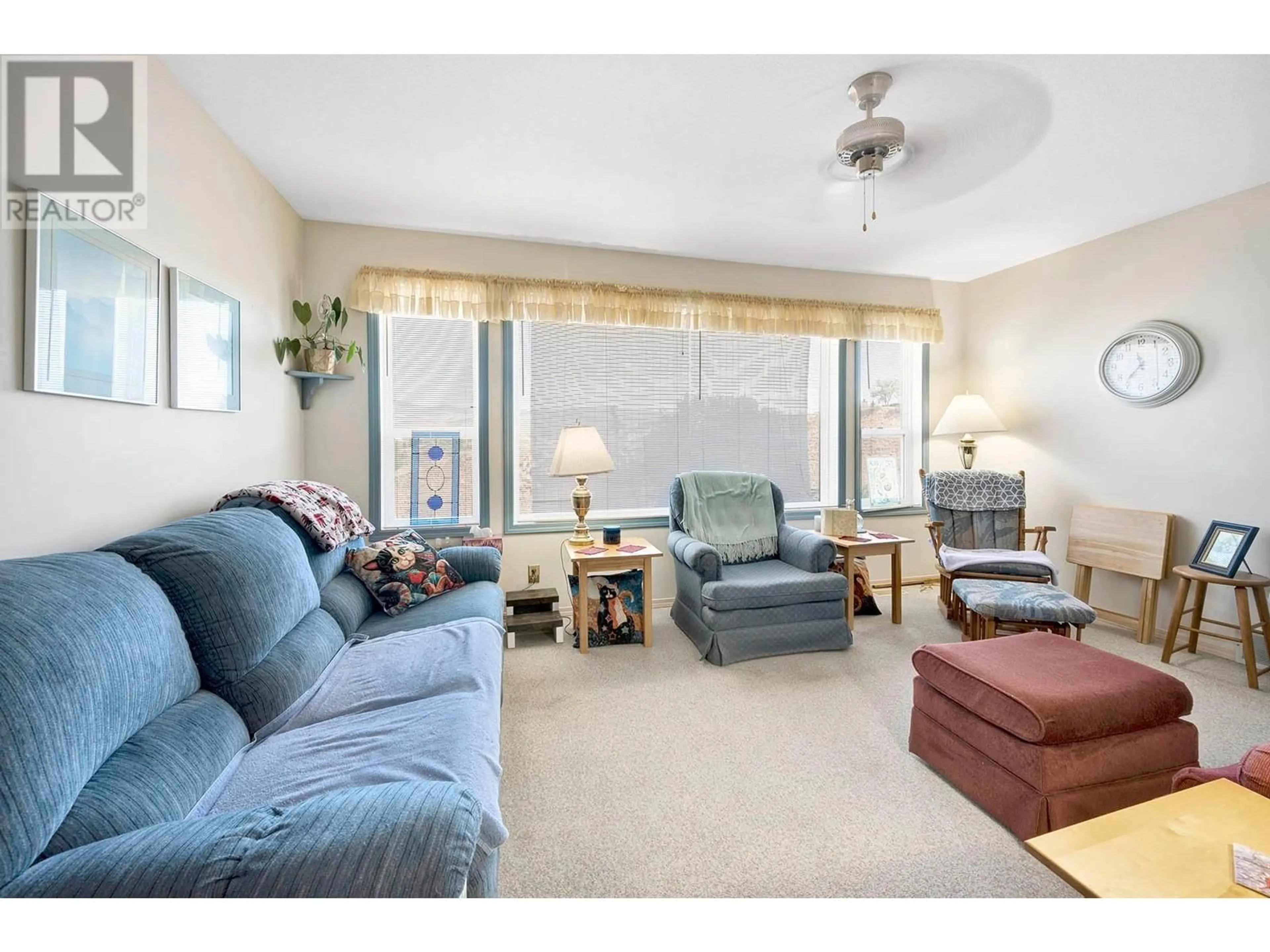 Living room, carpet floors for 750 UPLANDS Court, Kamloops British Columbia V2C6M8