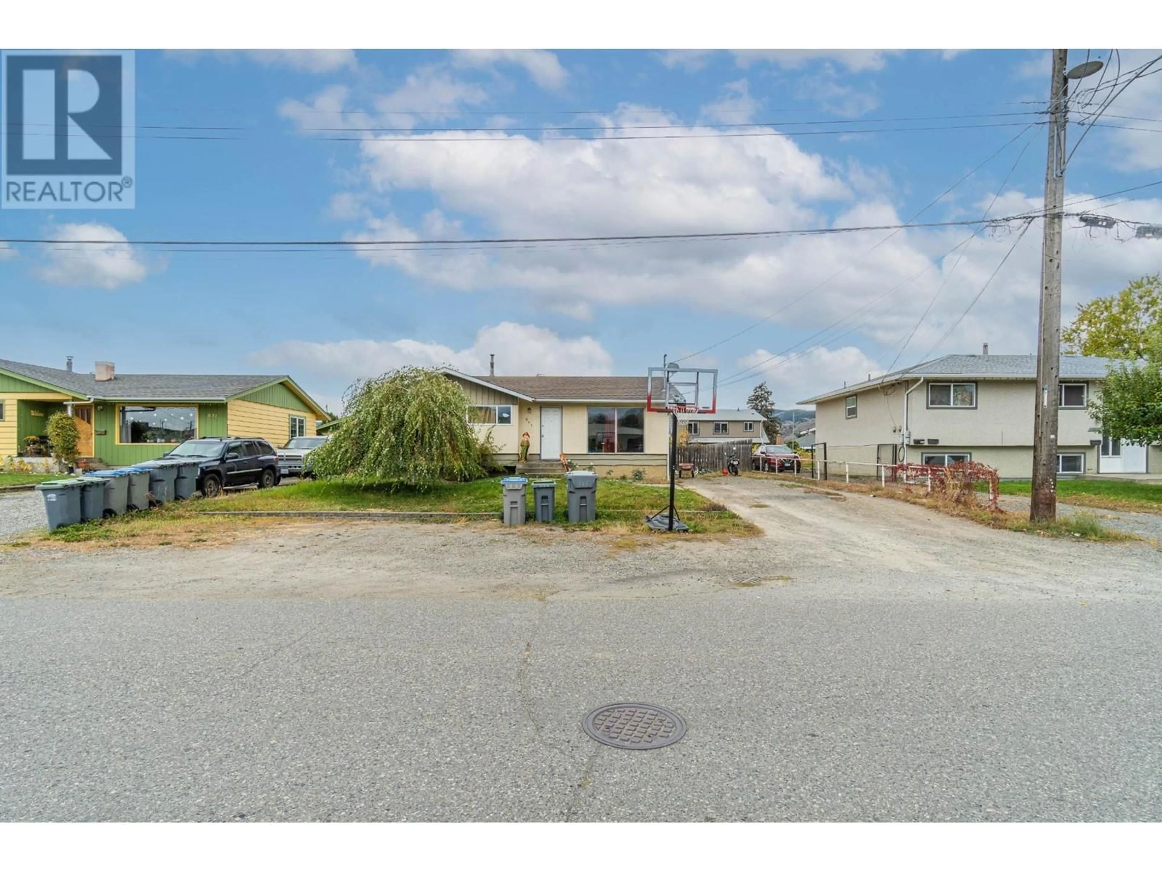 Frontside or backside of a home, the street view for 841 PEMBROKE Avenue, Kamloops British Columbia V2B1Z2