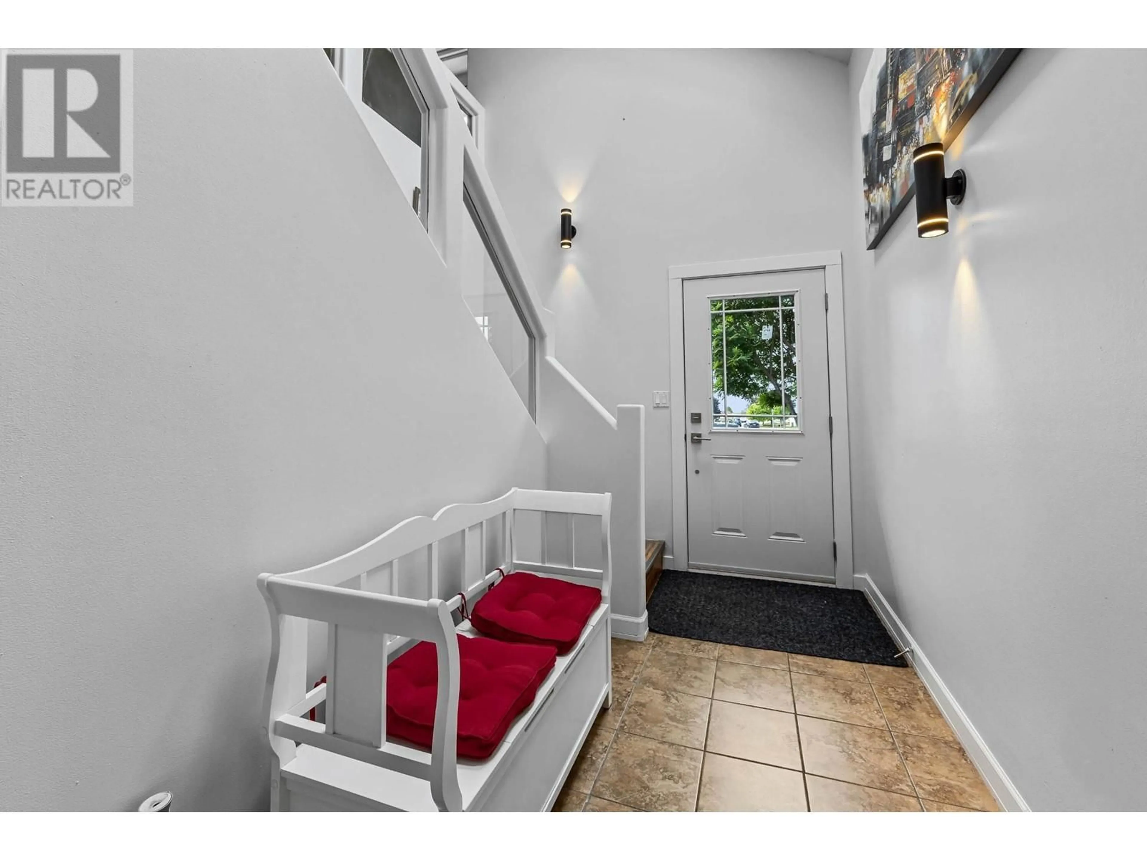 Indoor entryway, wood floors for 829 DUNROBIN Drive, Kamloops British Columbia V2H1T7