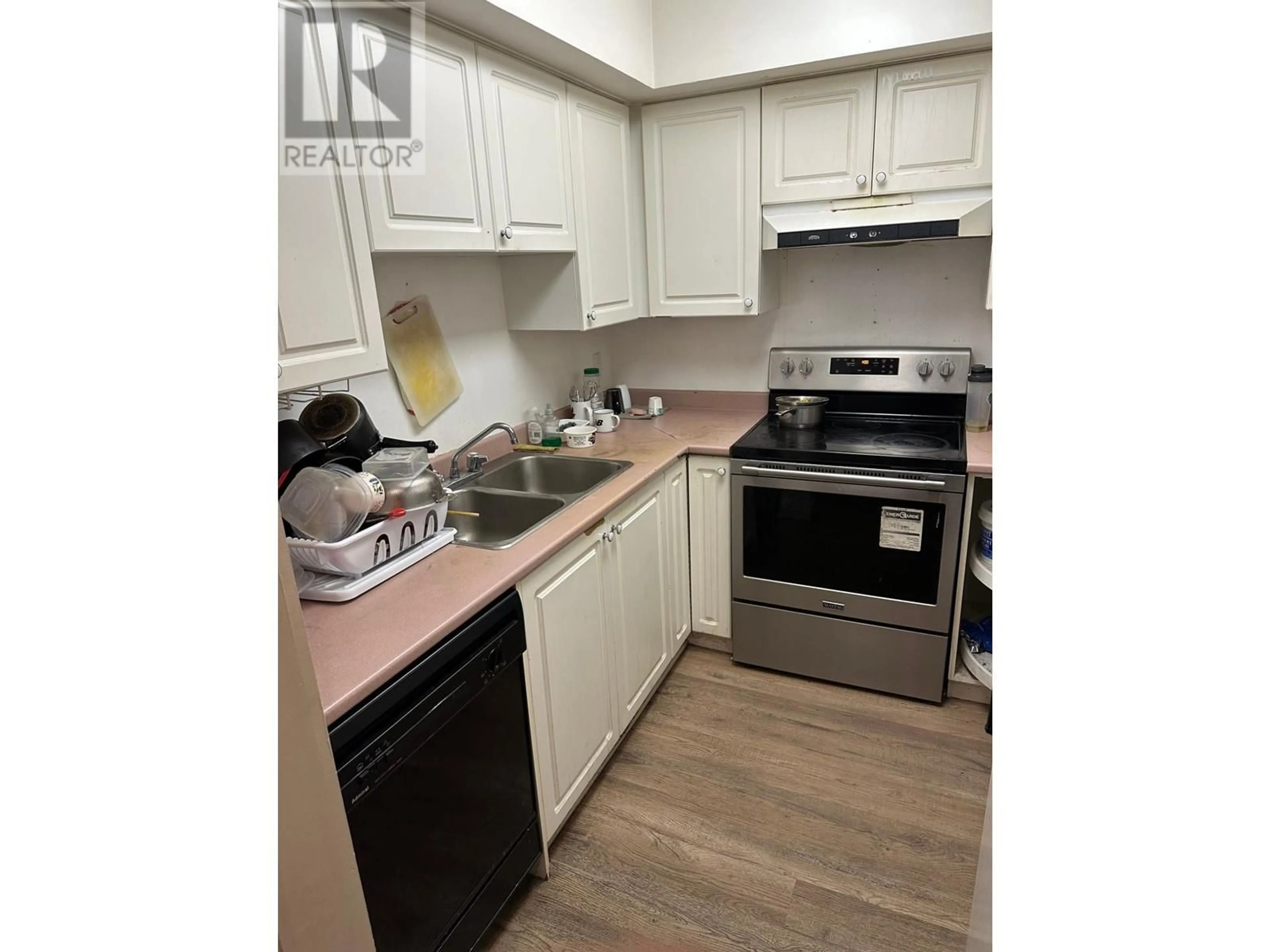 Standard kitchen, wood floors, cottage for 1160 HUGH ALLAN Drive Unit# 208, Kamloops British Columbia V1S1T5