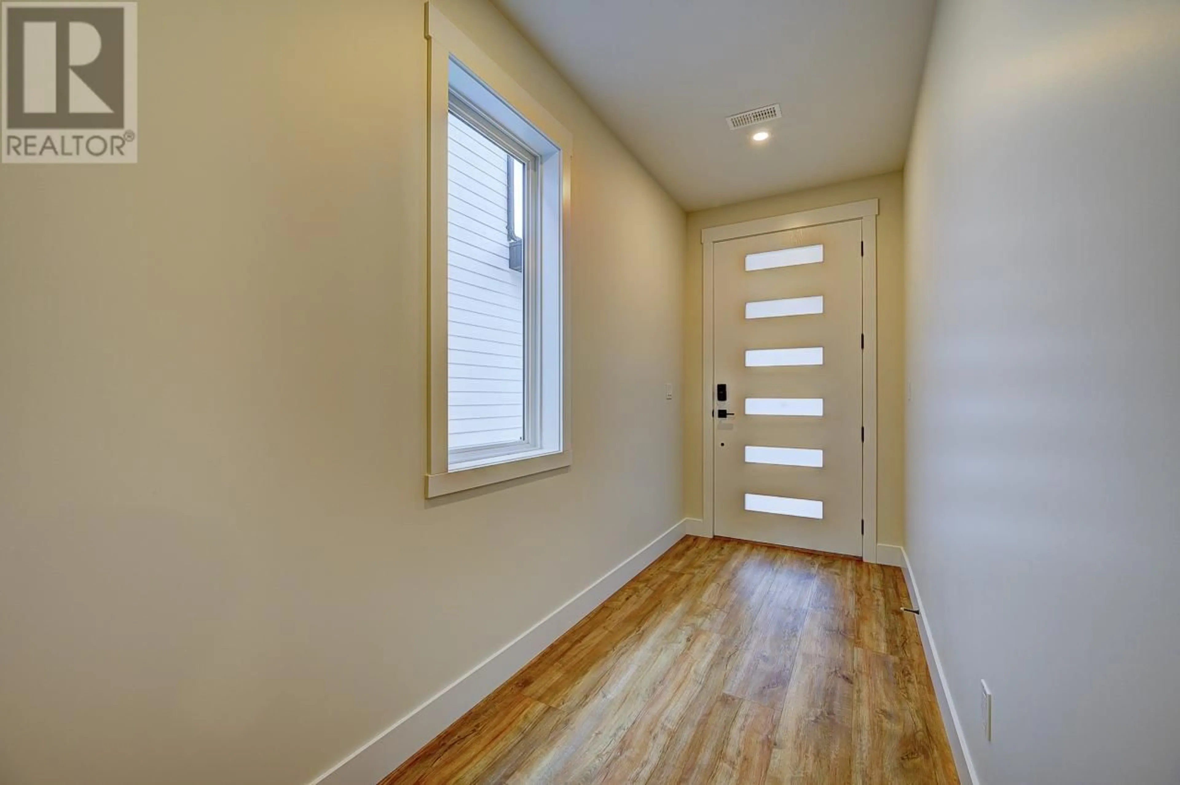 Indoor entryway, wood floors for 2969B GILBERT Road, Kamloops British Columbia V2B7A9