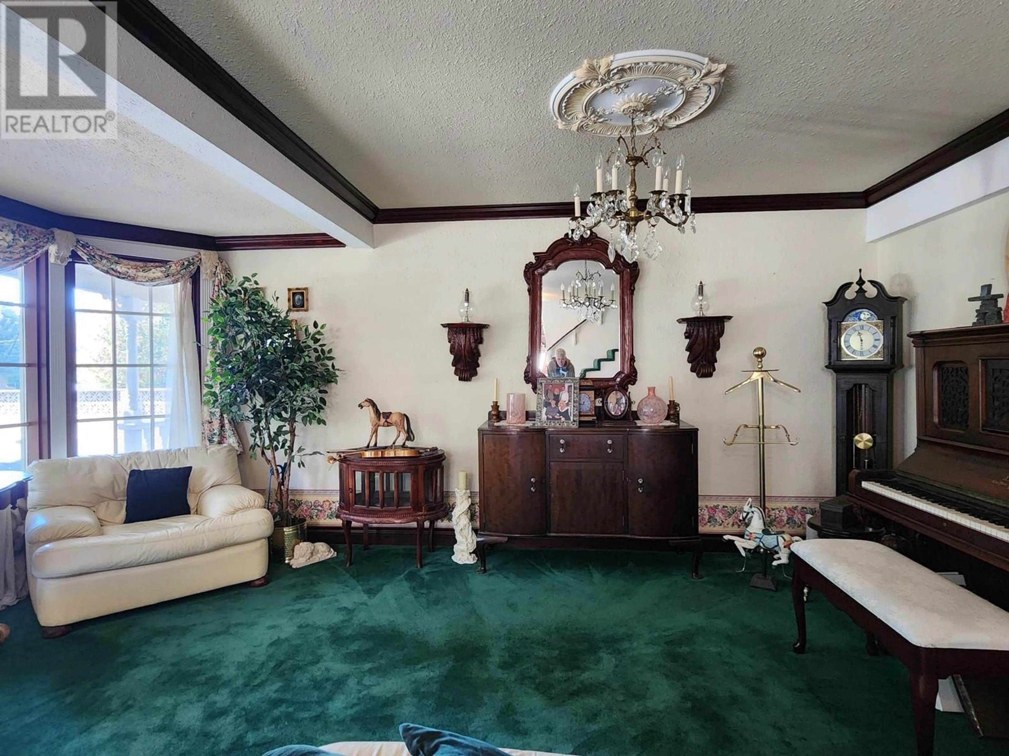 Living room, carpet floors for 278 CLIFF Crescent, Ashcroft British Columbia V0K1A0