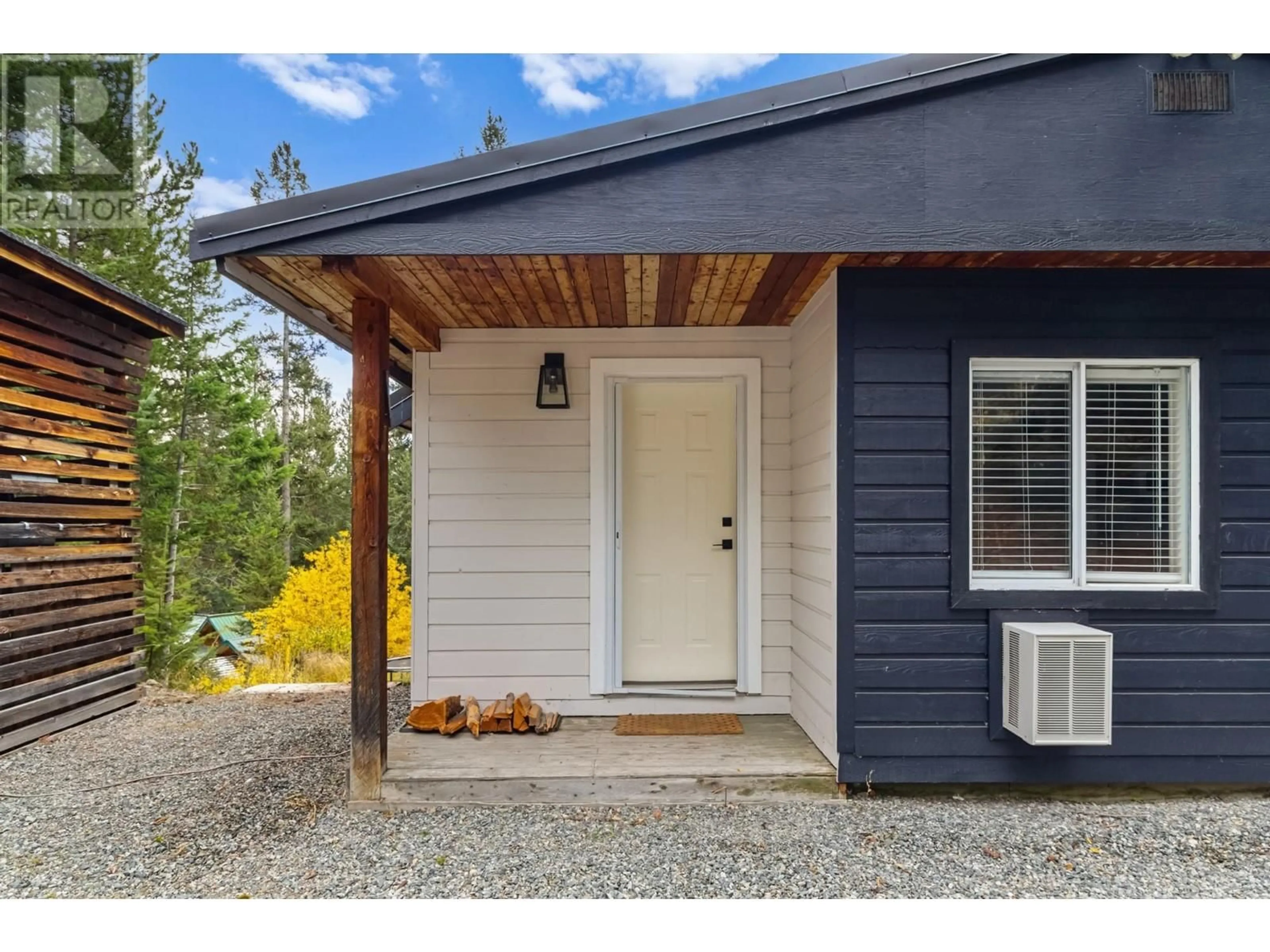 Home with vinyl exterior material, street for 5033 LAUDER ROAD, Merritt British Columbia V1K1M8