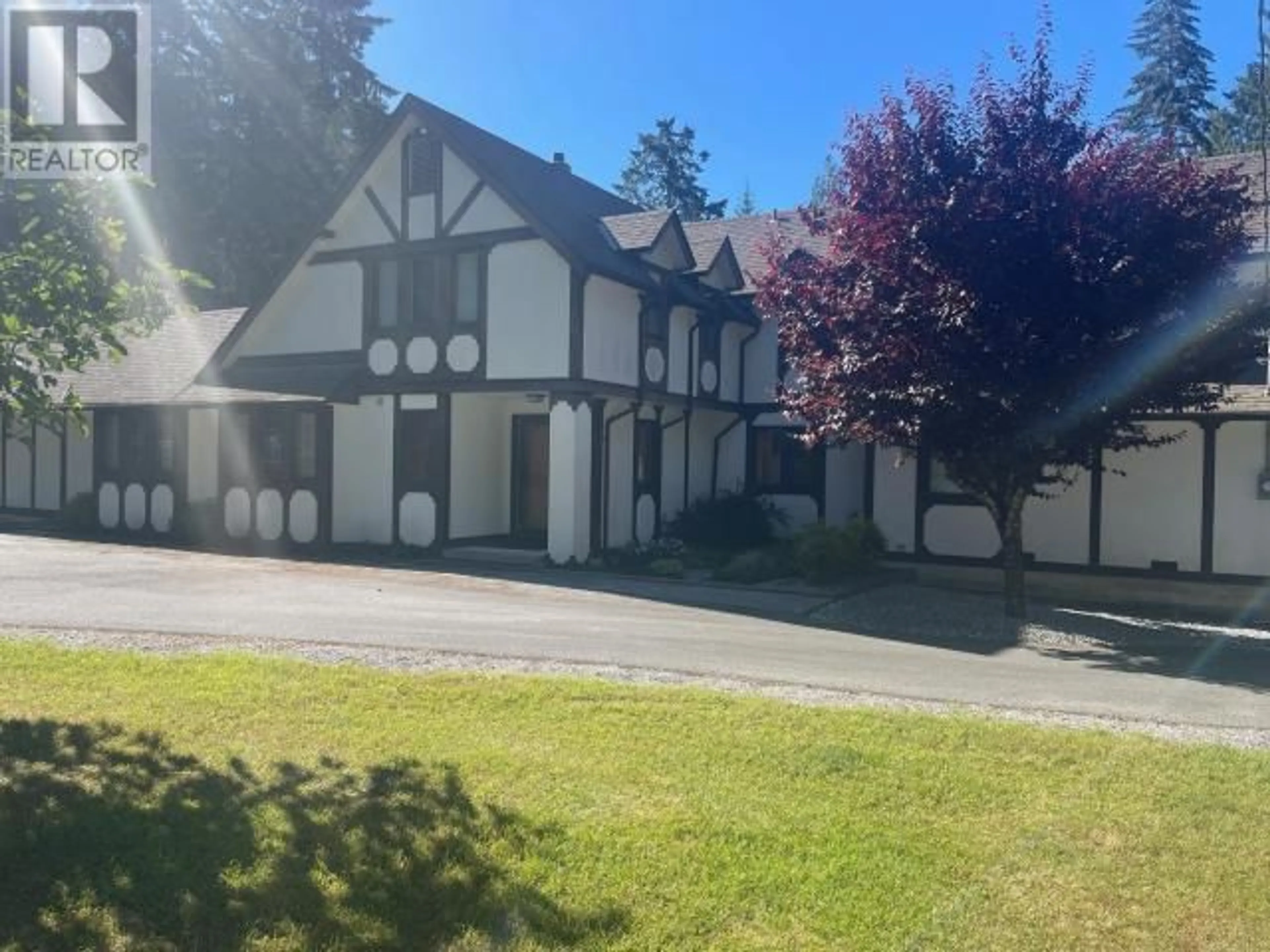 A pic from outside/outdoor area/front of a property/back of a property/a pic from drone, street for 5084 LEAPER ROAD, Texada Island British Columbia V0N1W0