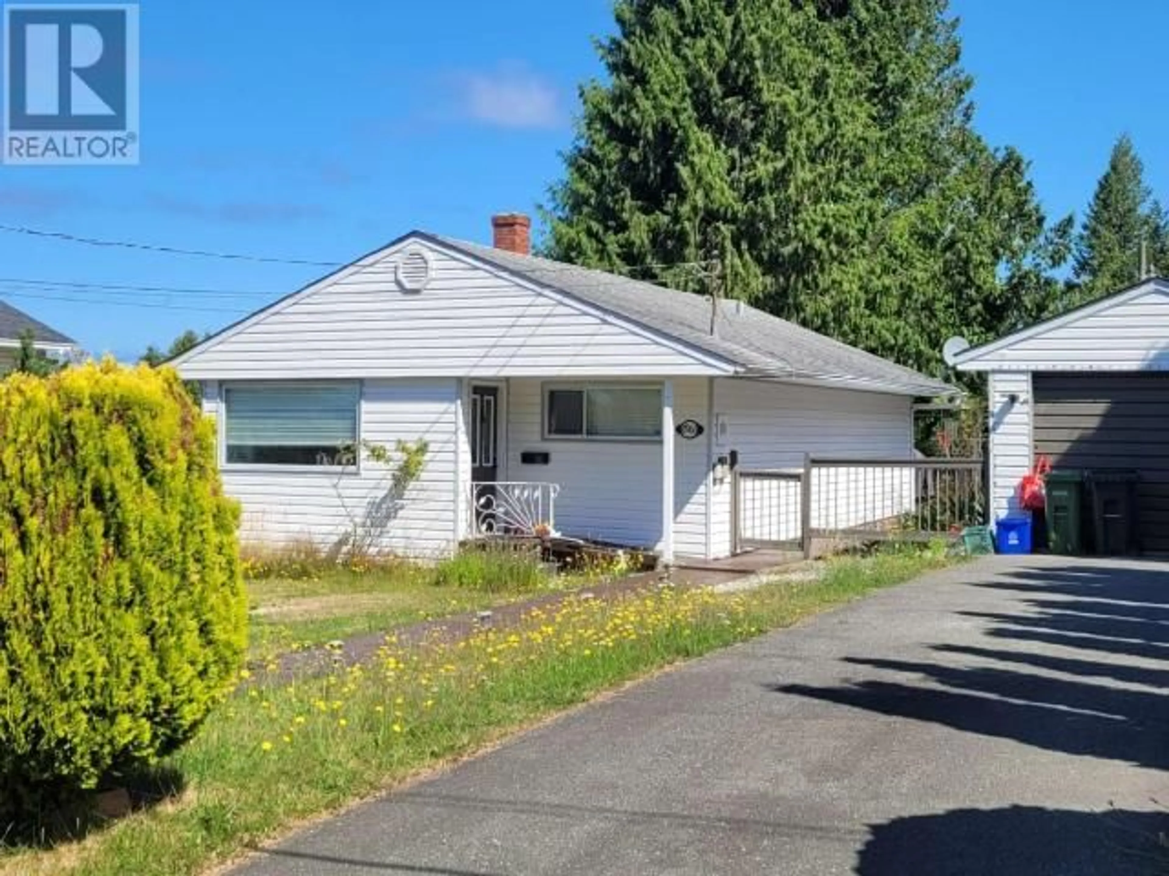 Frontside or backside of a home, the street view for 6963 SURREY STREET, Powell River British Columbia V8A1H5