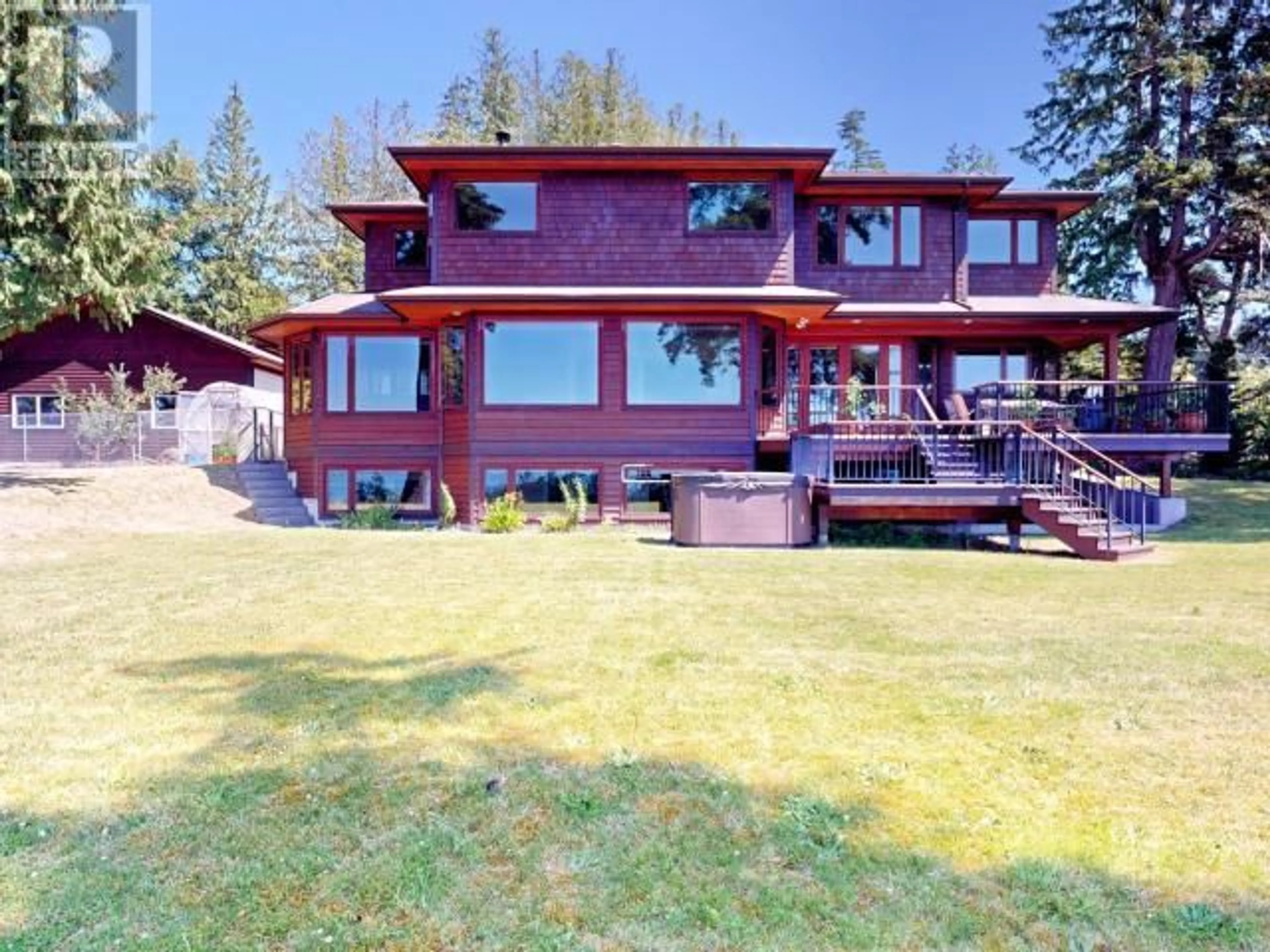Frontside or backside of a home, cottage for 3623 MARINE AVE, Powell River British Columbia