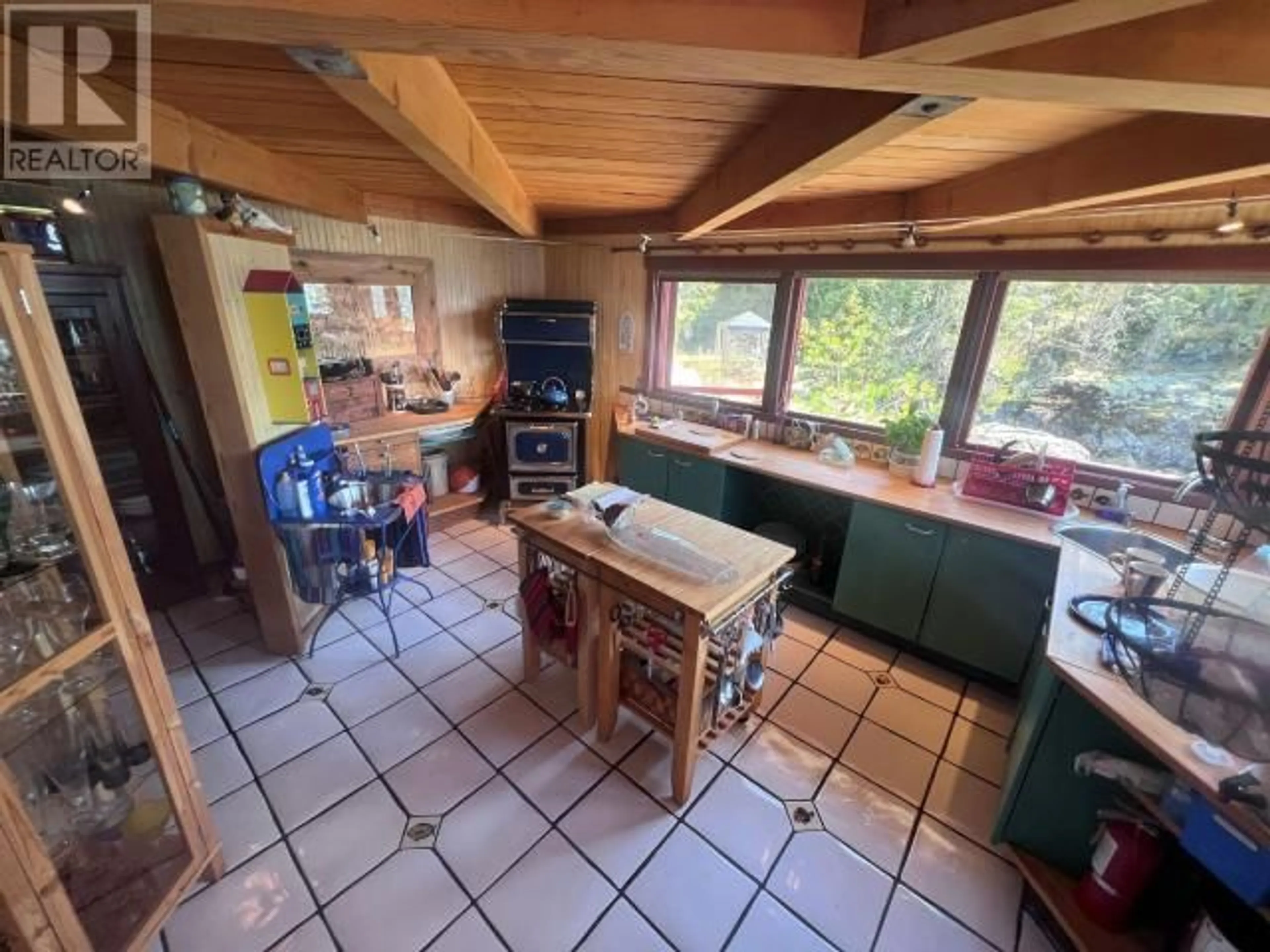 Kitchen, wood floors, cottage for Site 18 ST. VINCENT BAY, Remote Areas British Columbia V0N2H4