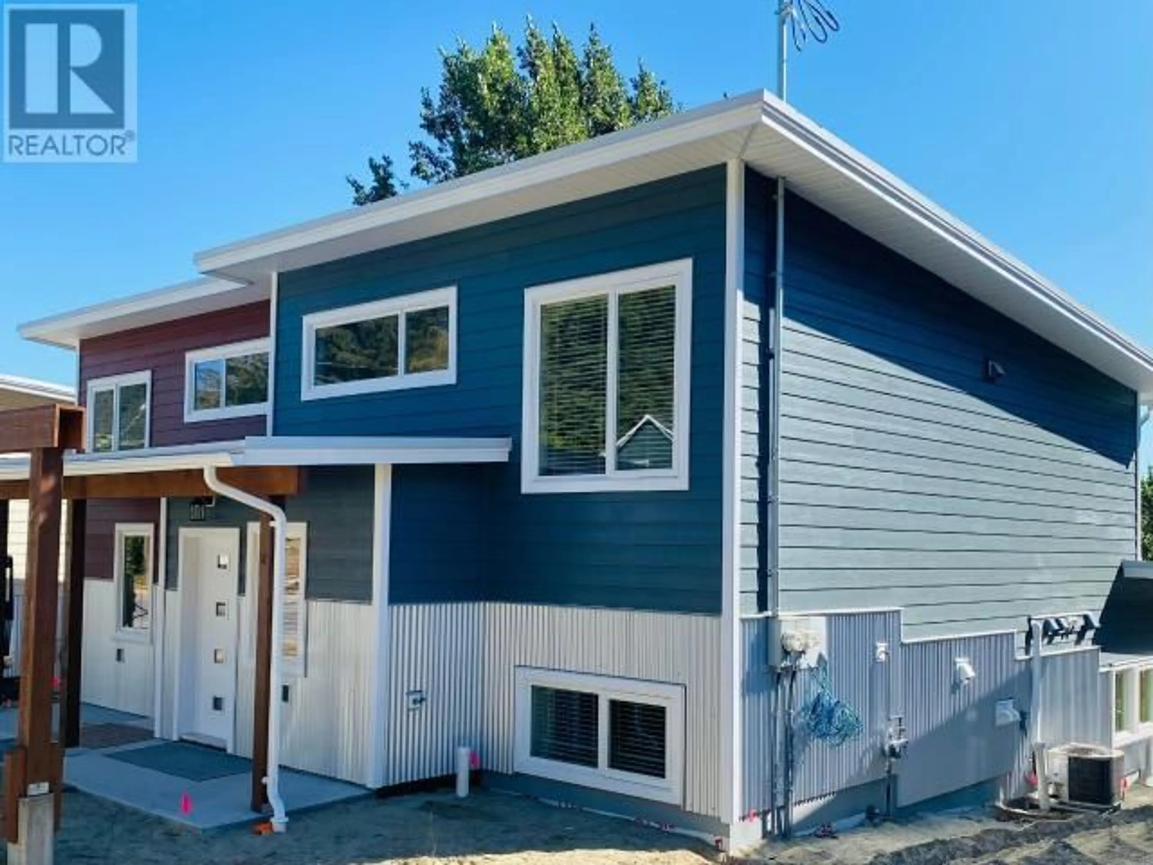 Home with vinyl exterior material for 9-6730 CRANBERRY STREET, Powell River British Columbia V8A3Z4