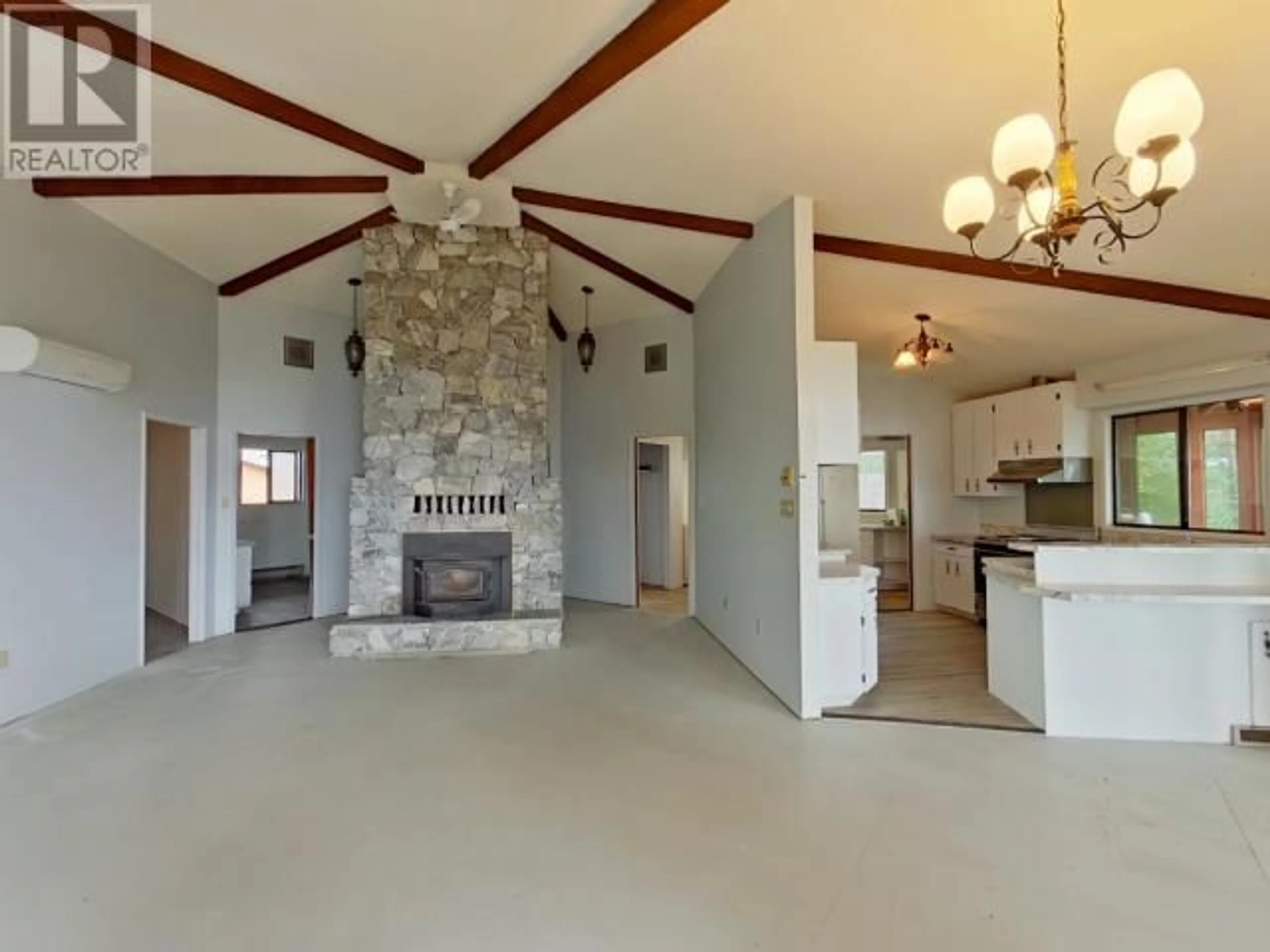 Indoor foyer, cement floor for 9773 EDMONDSON ROAD, Powell River British Columbia