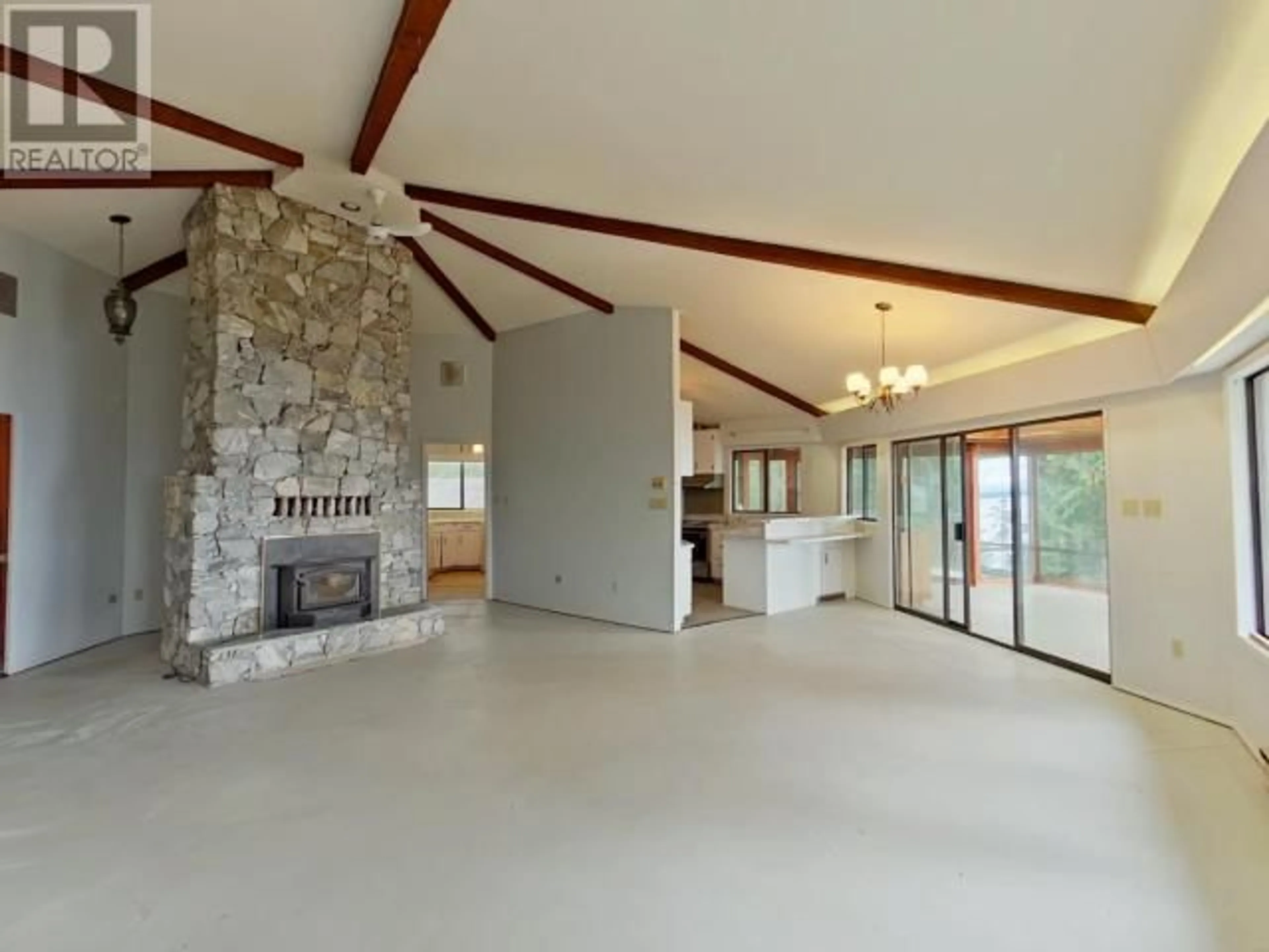 Indoor foyer, cement floor for 9773 EDMONDSON ROAD, Powell River British Columbia