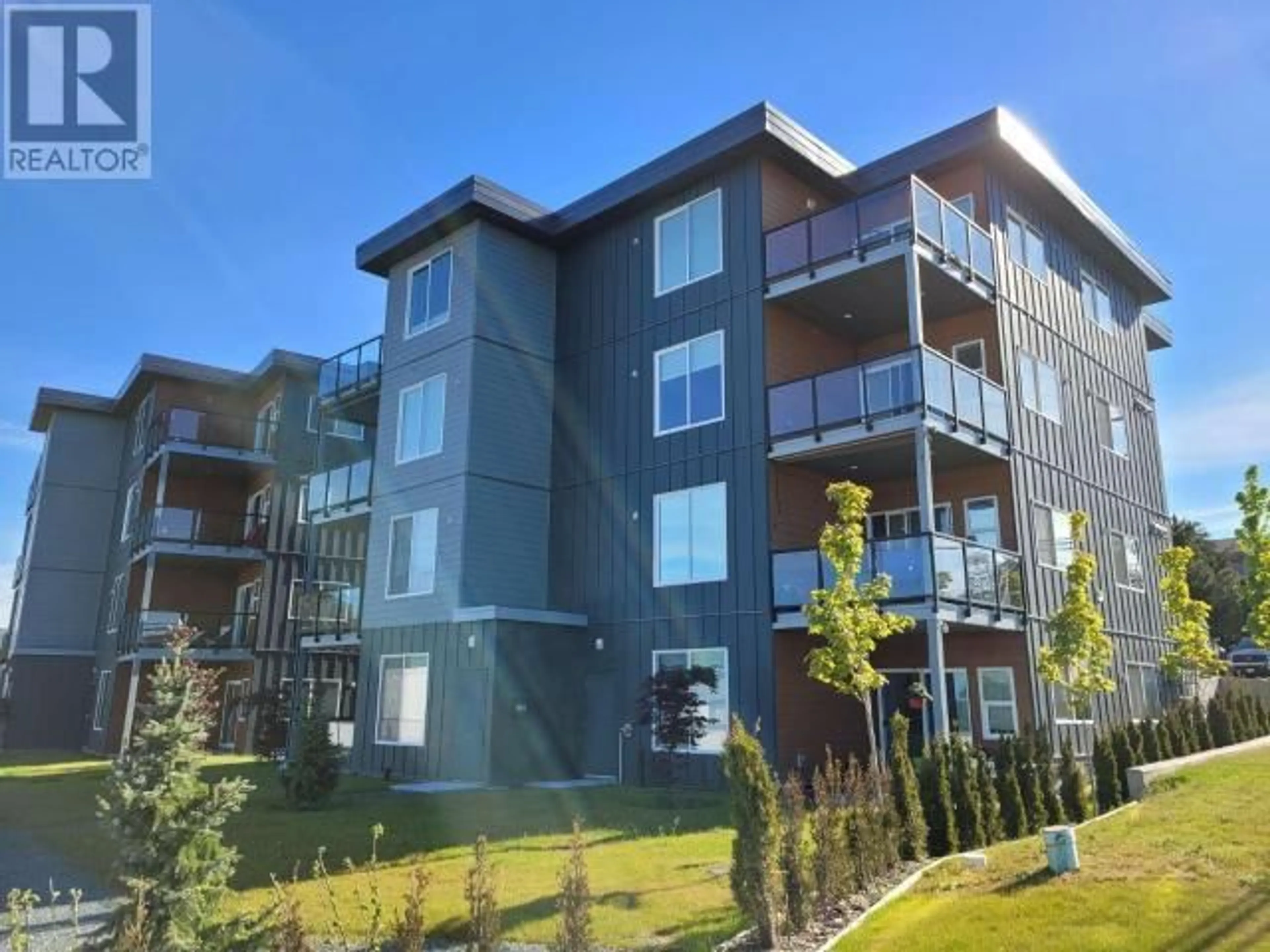 A pic from exterior of the house or condo, the front or back of building for 401-7175 DUNCAN STREET, Powell River British Columbia V8A1W3