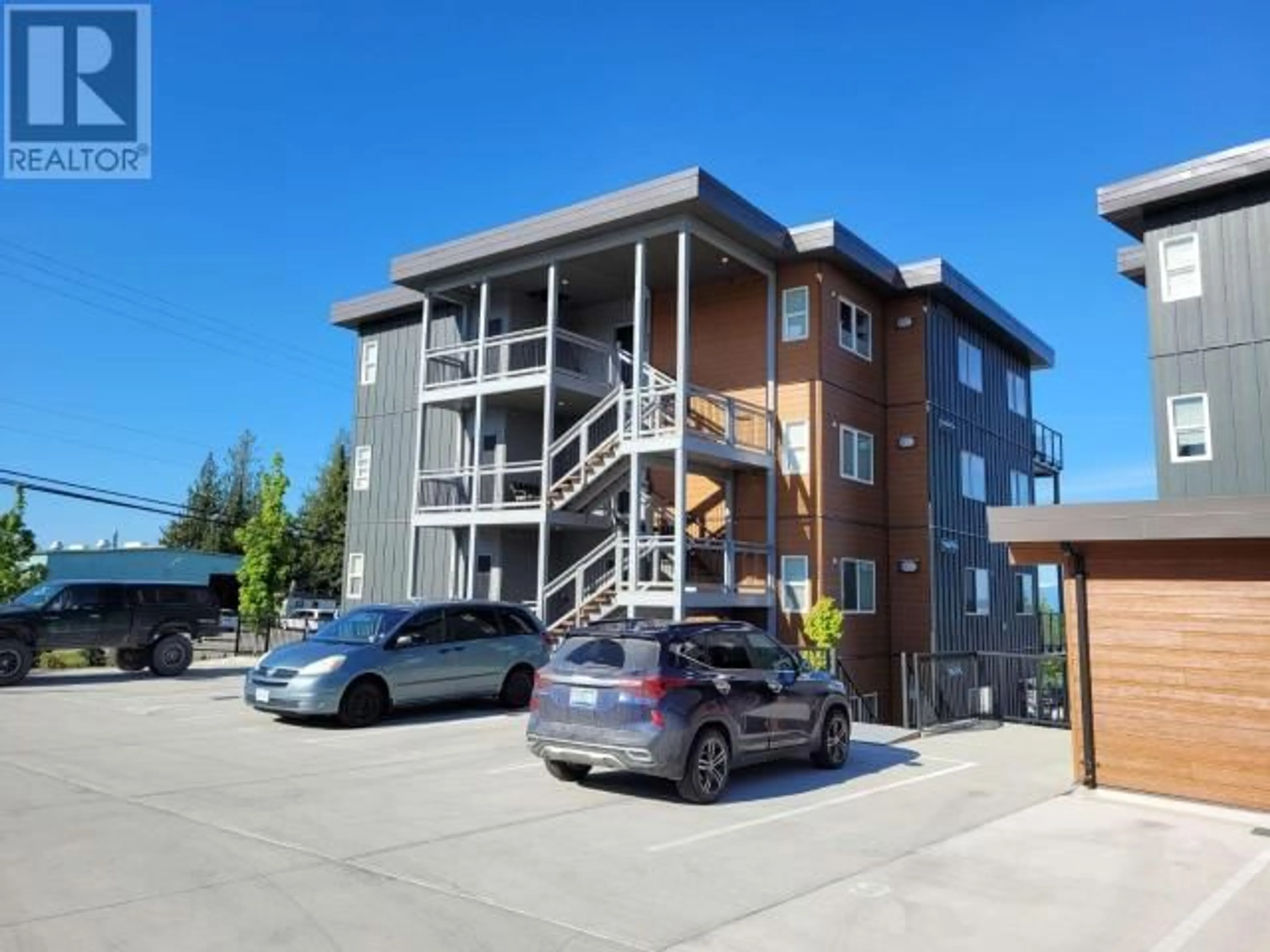 A pic from exterior of the house or condo, the front or back of building for 401-7175 DUNCAN STREET, Powell River British Columbia V8A1W3