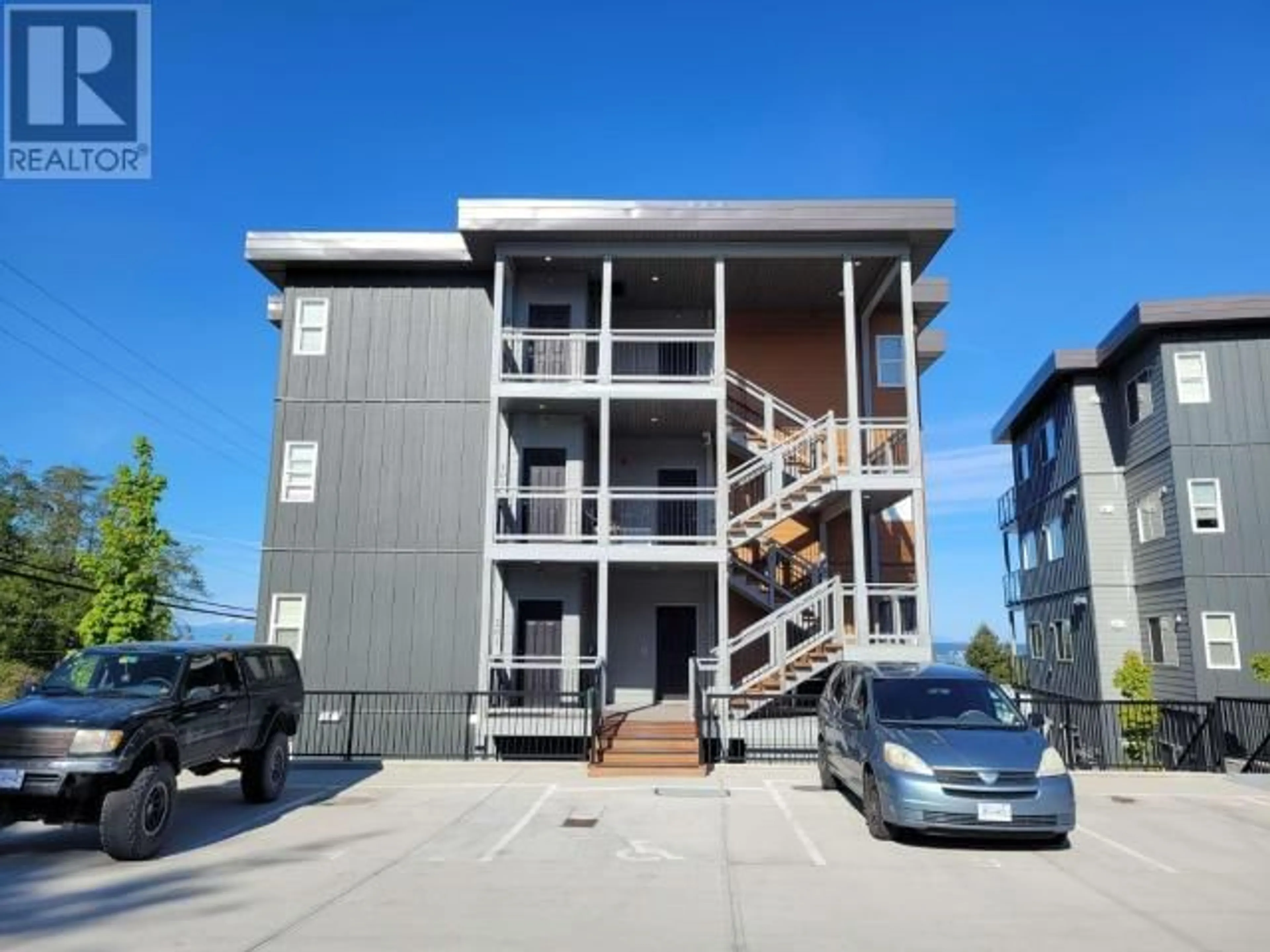 A pic from exterior of the house or condo, the front or back of building for 401-7175 DUNCAN STREET, Powell River British Columbia V8A1W3