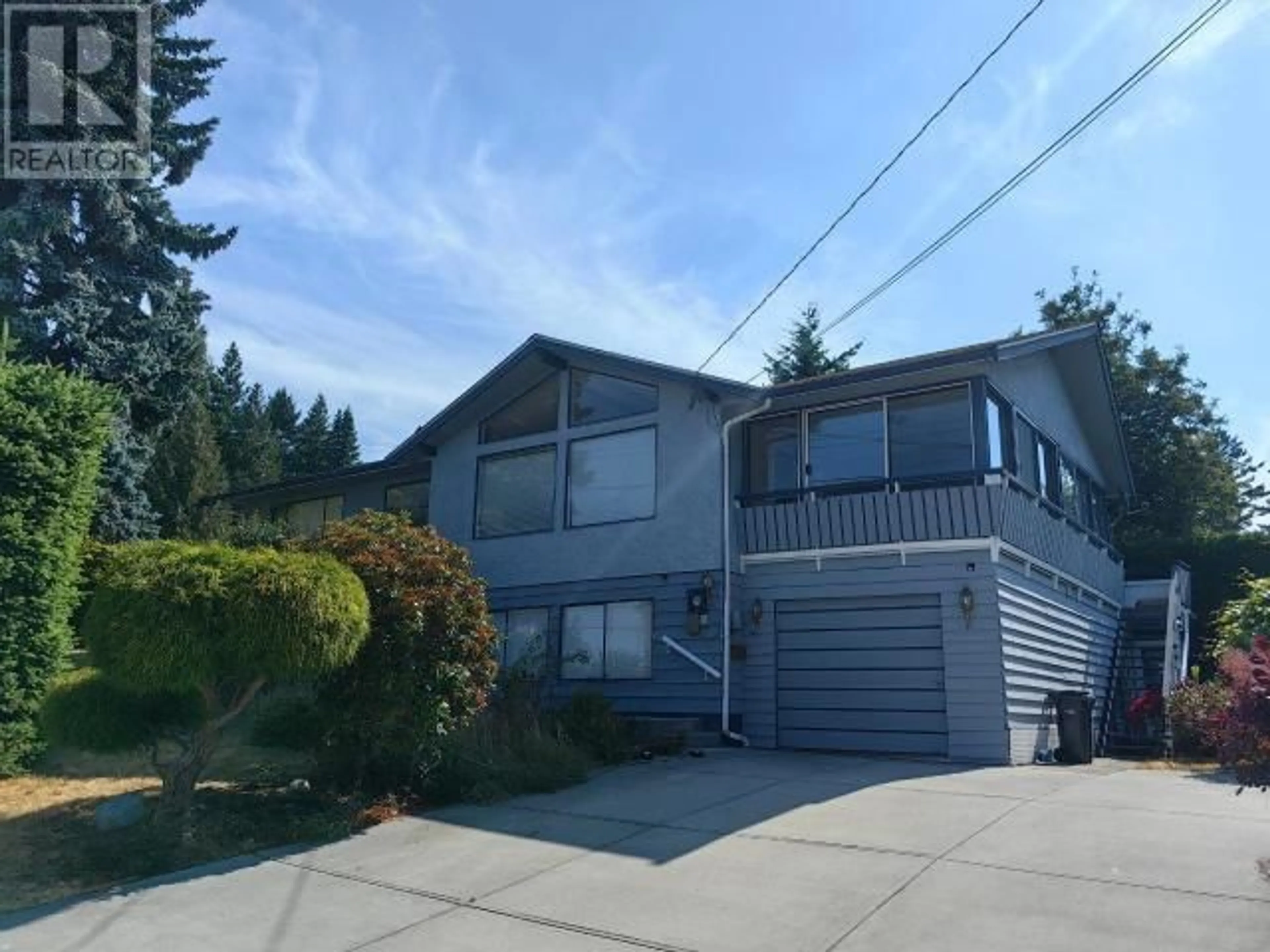 Frontside or backside of a home, the street view for 3298 VANANDA AVE, Powell River British Columbia V8A1B1