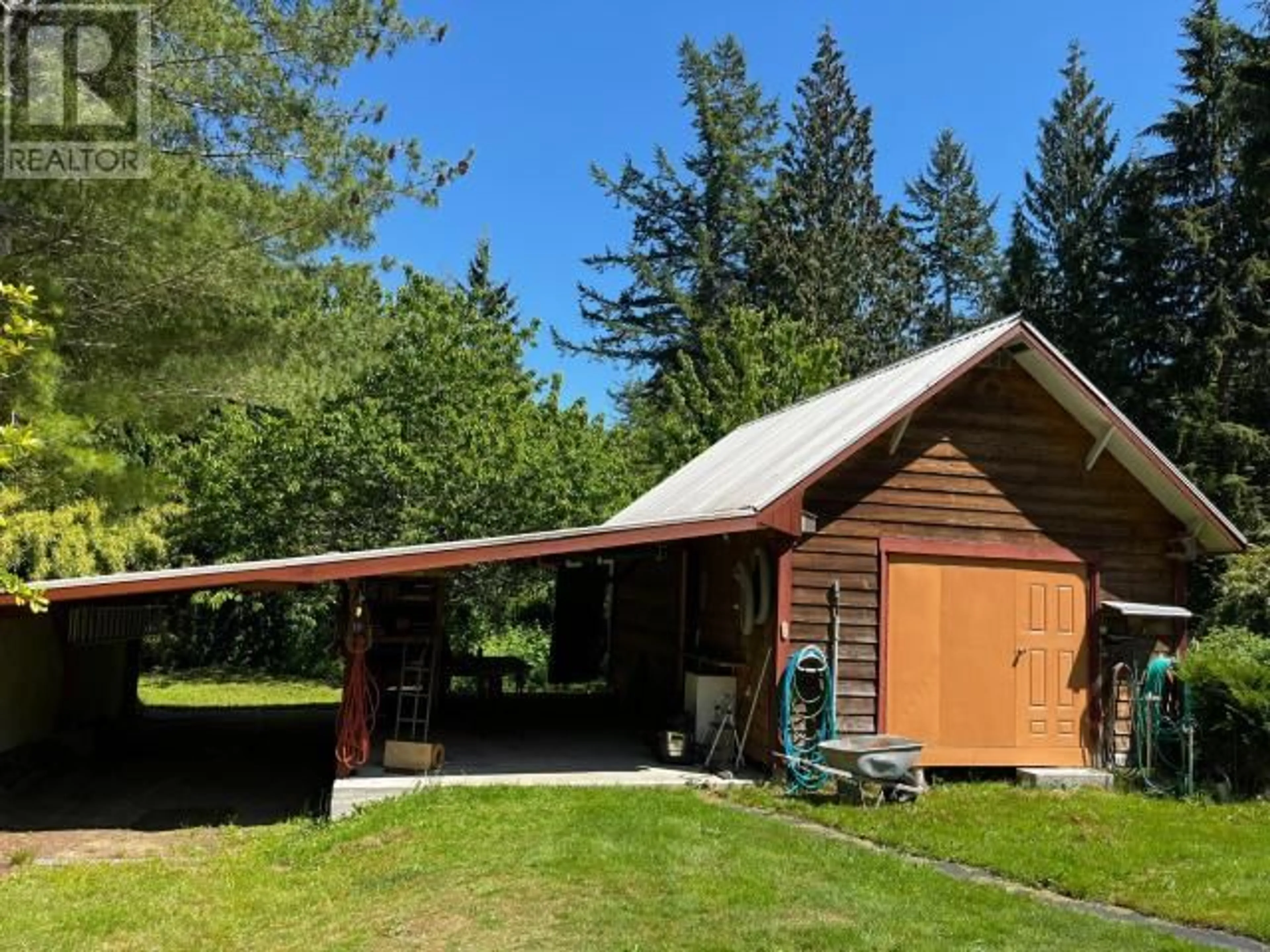 Shed for 2243 ROBERTS ROAD, Powell River British Columbia V8A0M8