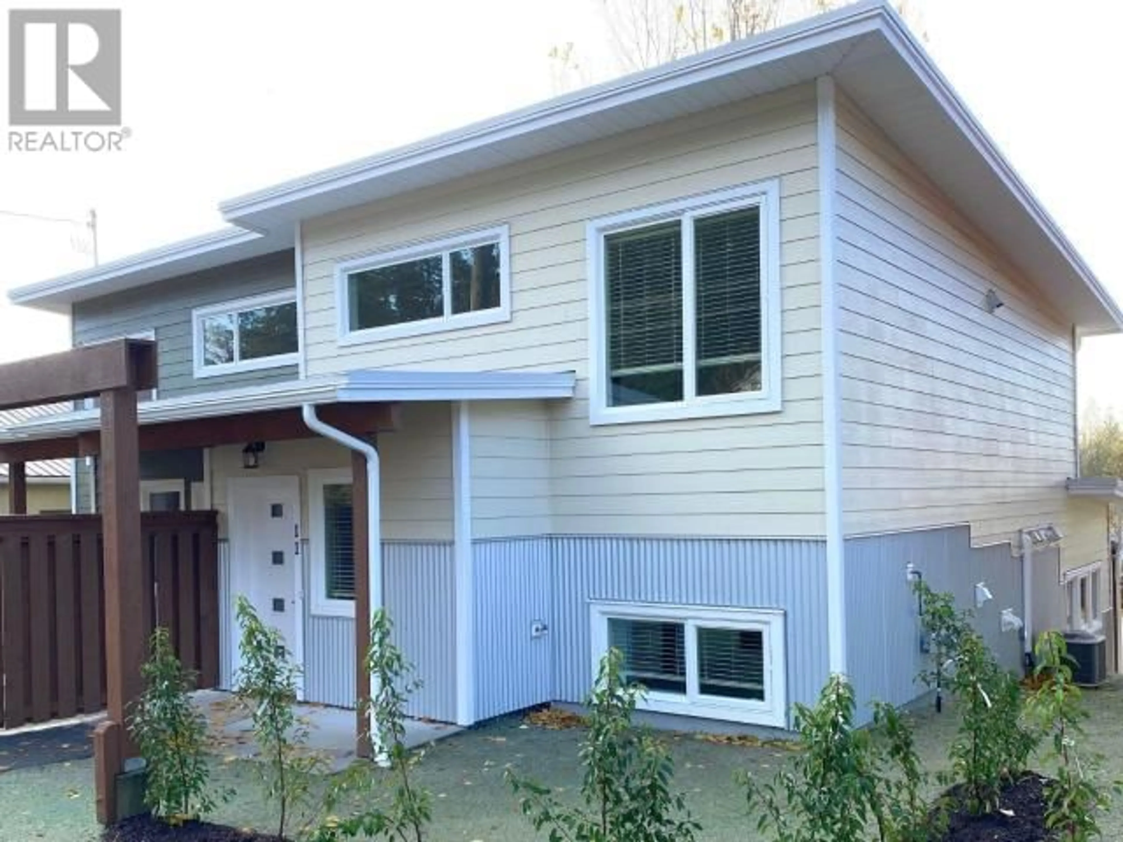 Home with vinyl exterior material for 11-6730 CRANBERRY STREET, Powell River British Columbia V8A3Z4