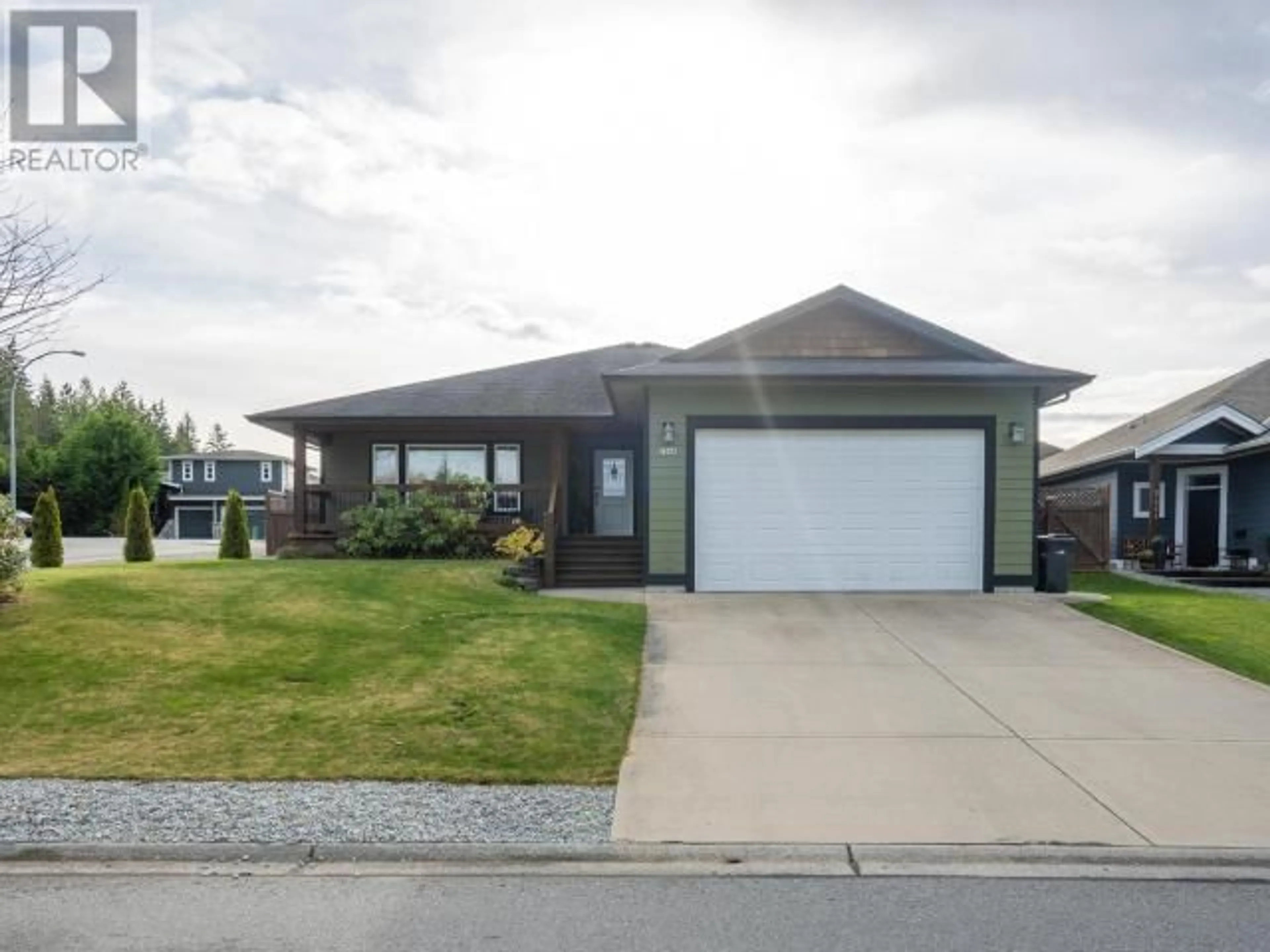 Frontside or backside of a home, the street view for 7068 ROYSTON STREET, Powell River British Columbia V8A0A2