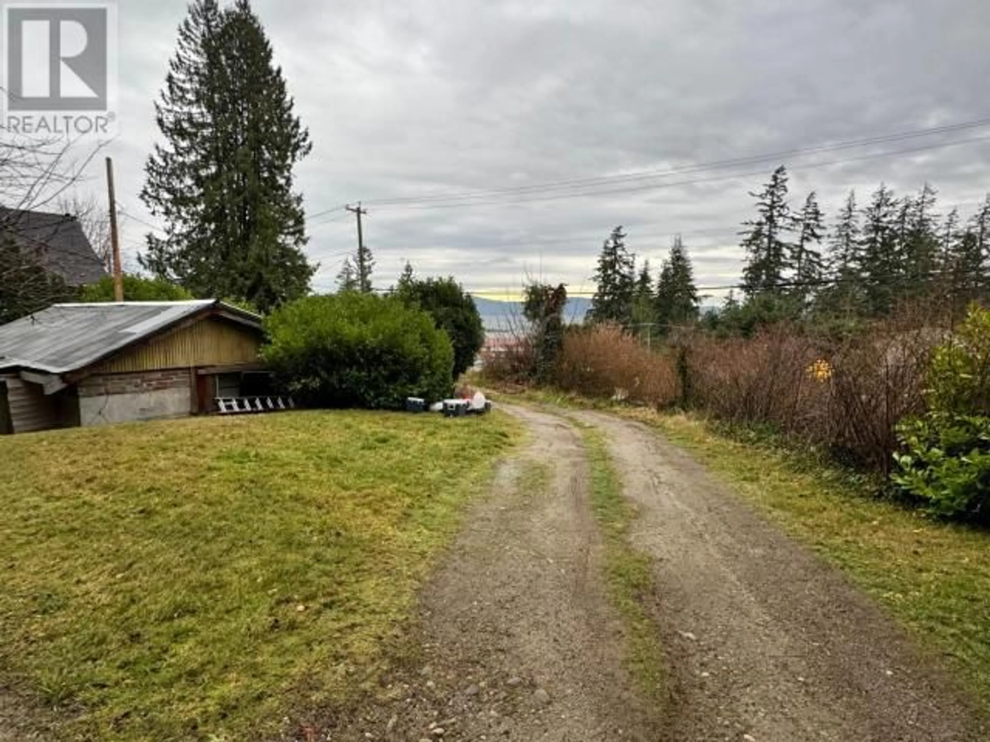 Frontside or backside of a home, cottage for 3024 PADGETT RD, Powell River British Columbia V8A0S4