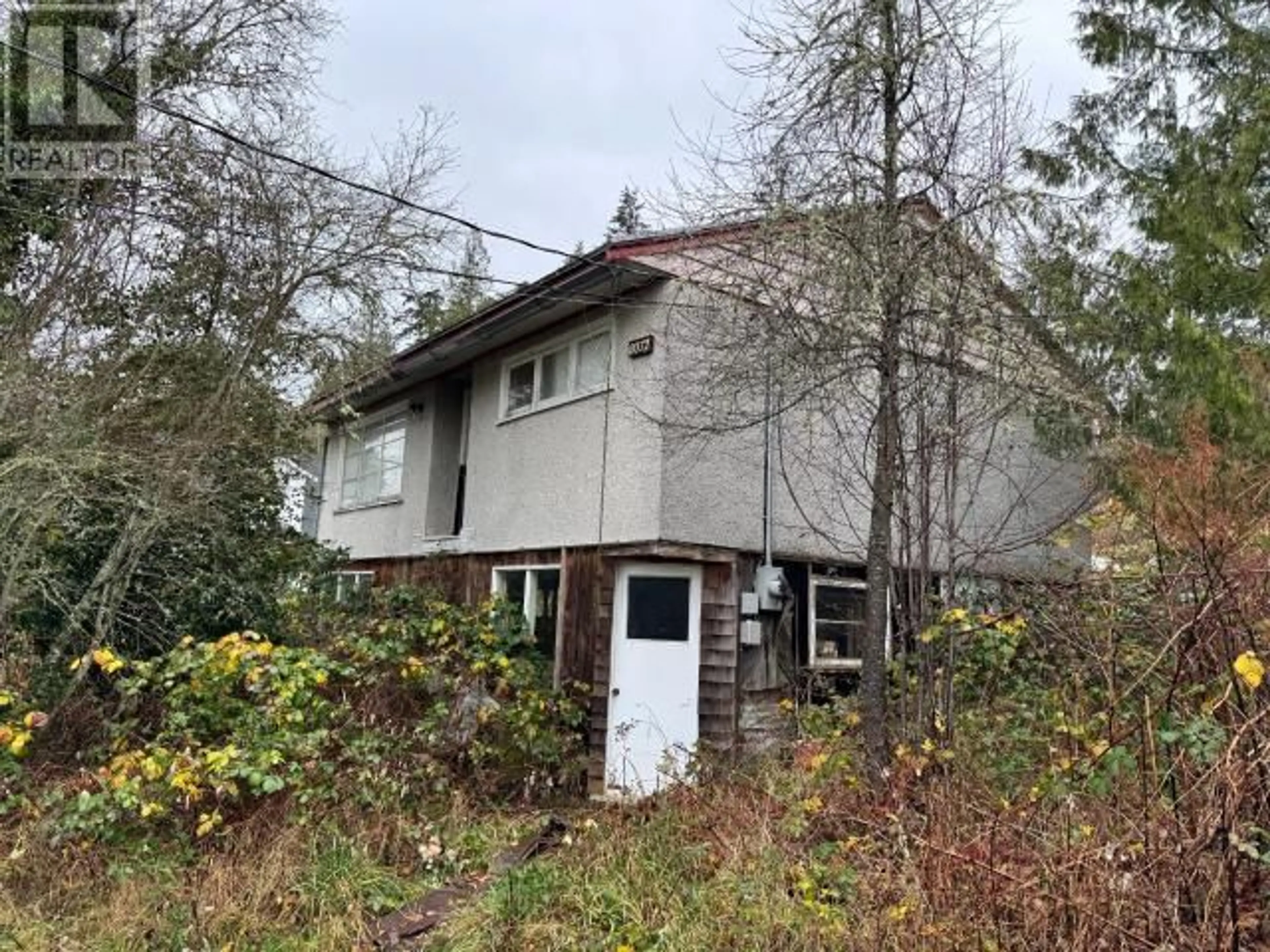 Frontside or backside of a home, cottage for 3024 PADGETT RD, Powell River British Columbia V8A0S4