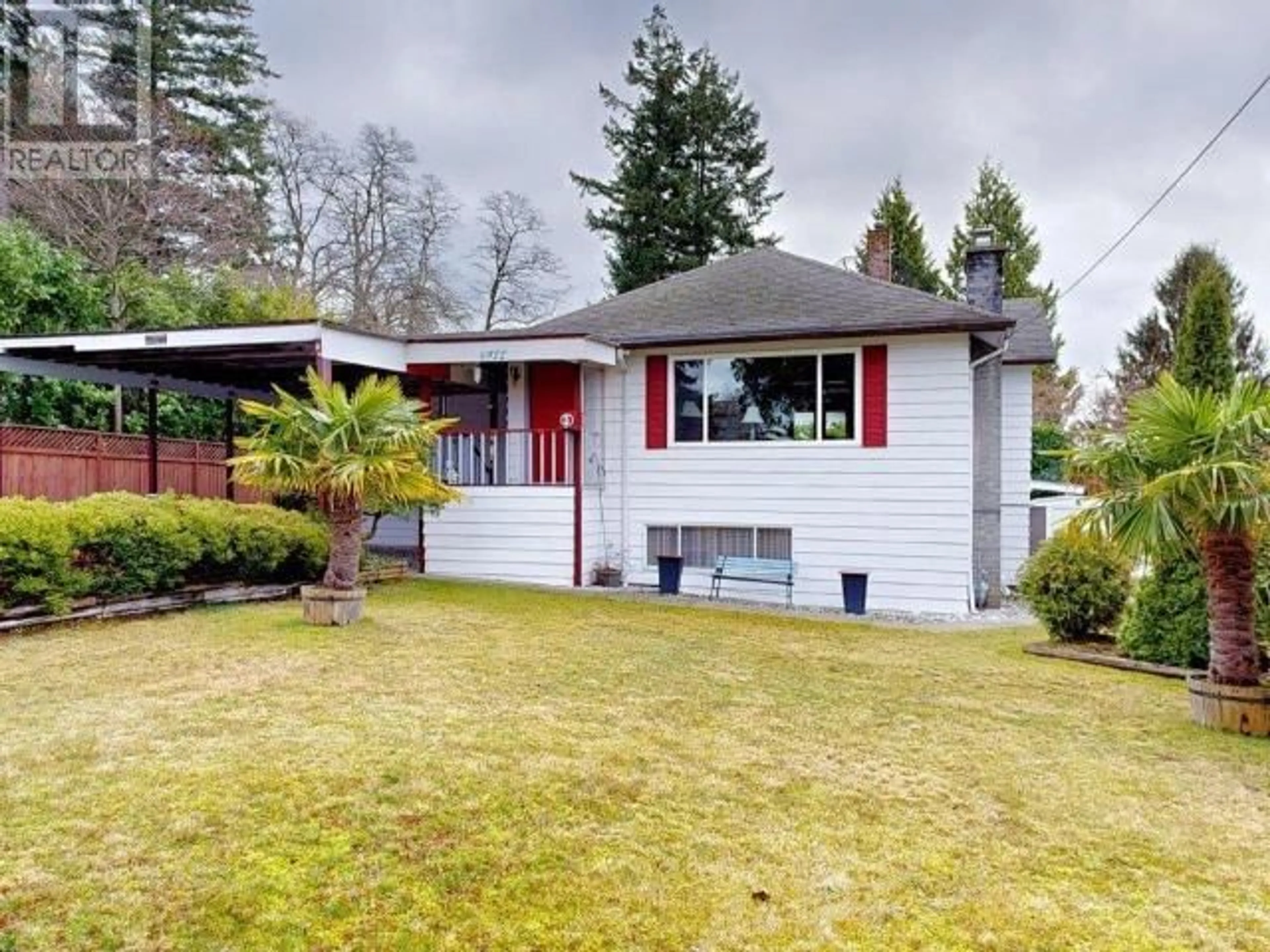 Home with vinyl exterior material, street for 6972 DUNCAN STREET, Powell River British Columbia V8A1V6