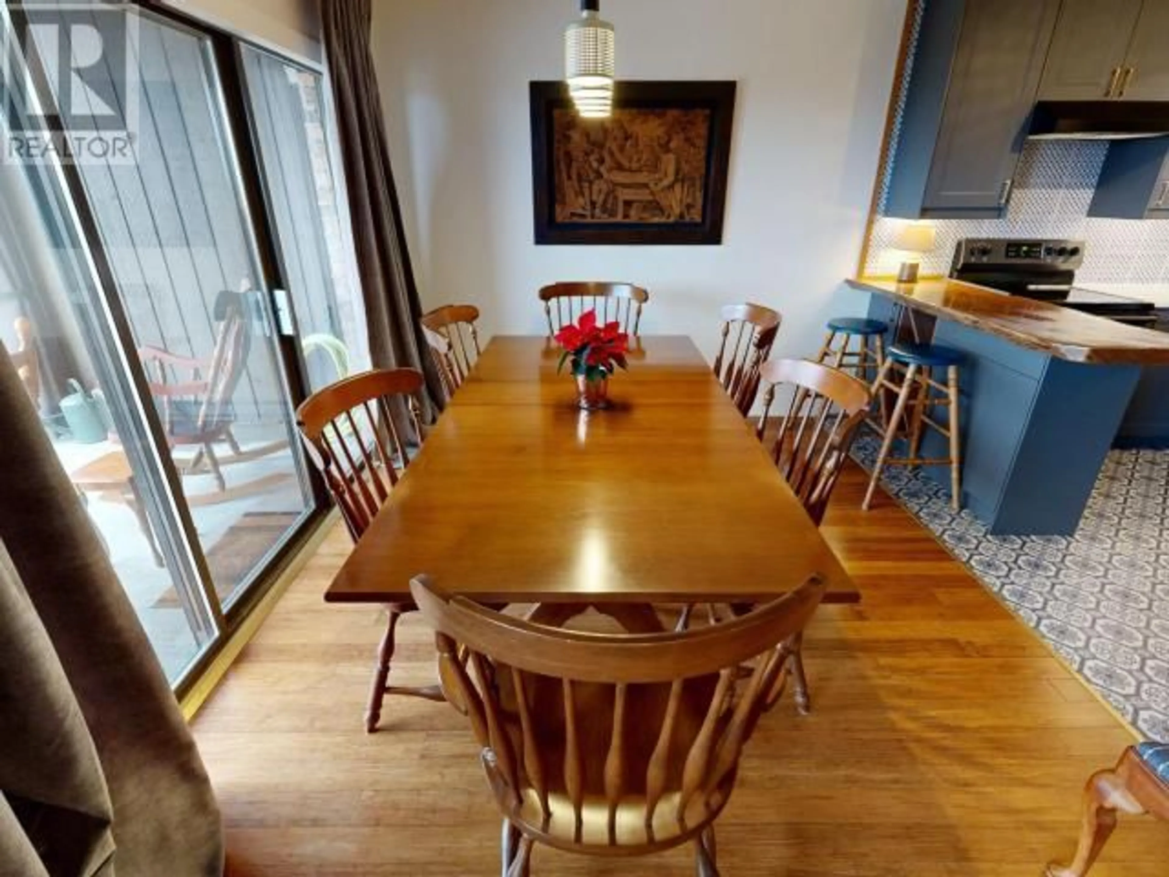 Dining room, wood/laminate floor for 6-4420 QUEBEC AVE, Powell River British Columbia