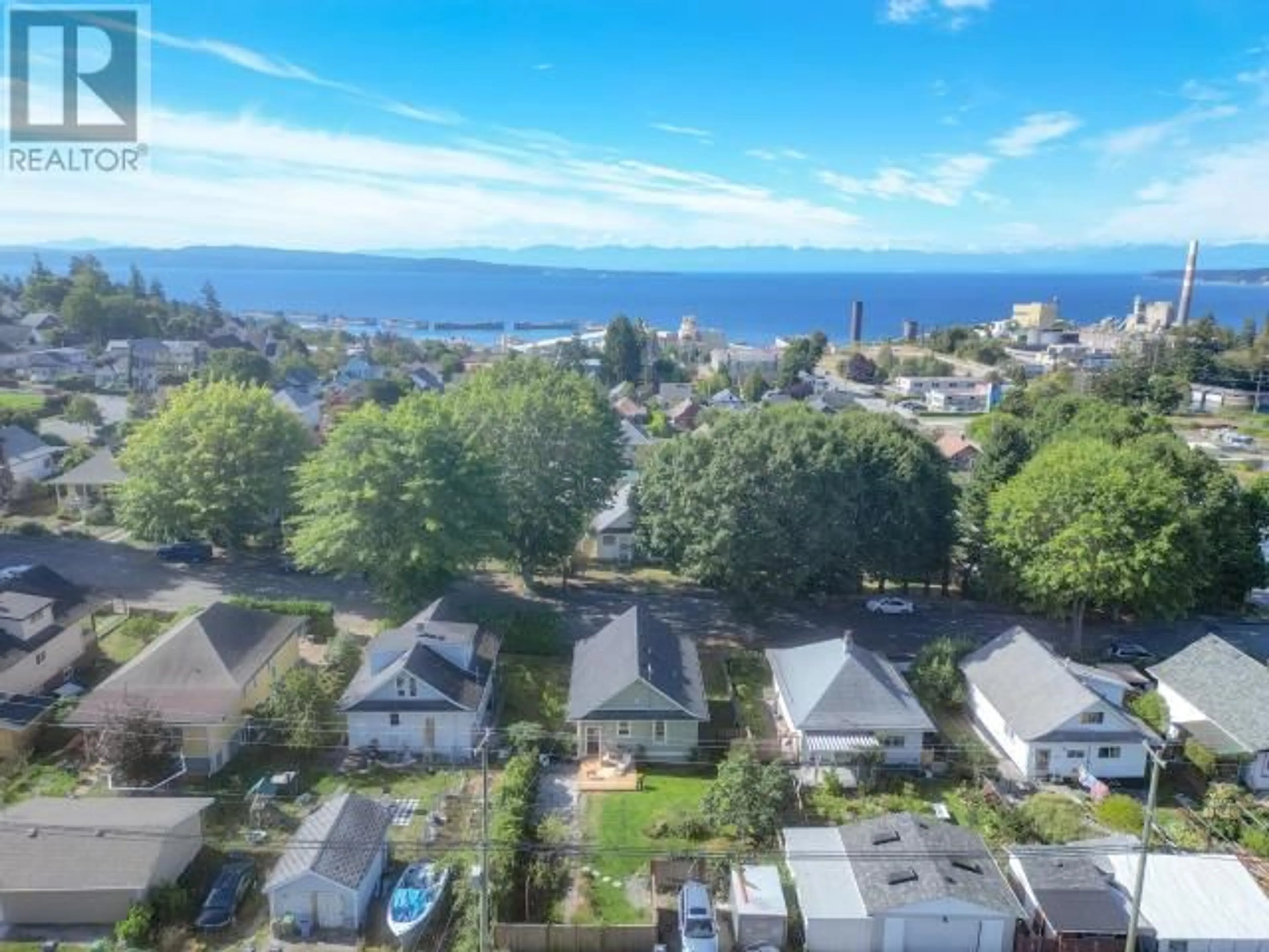 A pic from outside/outdoor area/front of a property/back of a property/a pic from drone, water/lake/river/ocean view for 6309 OAK STREET, Powell River British Columbia V8A4L7