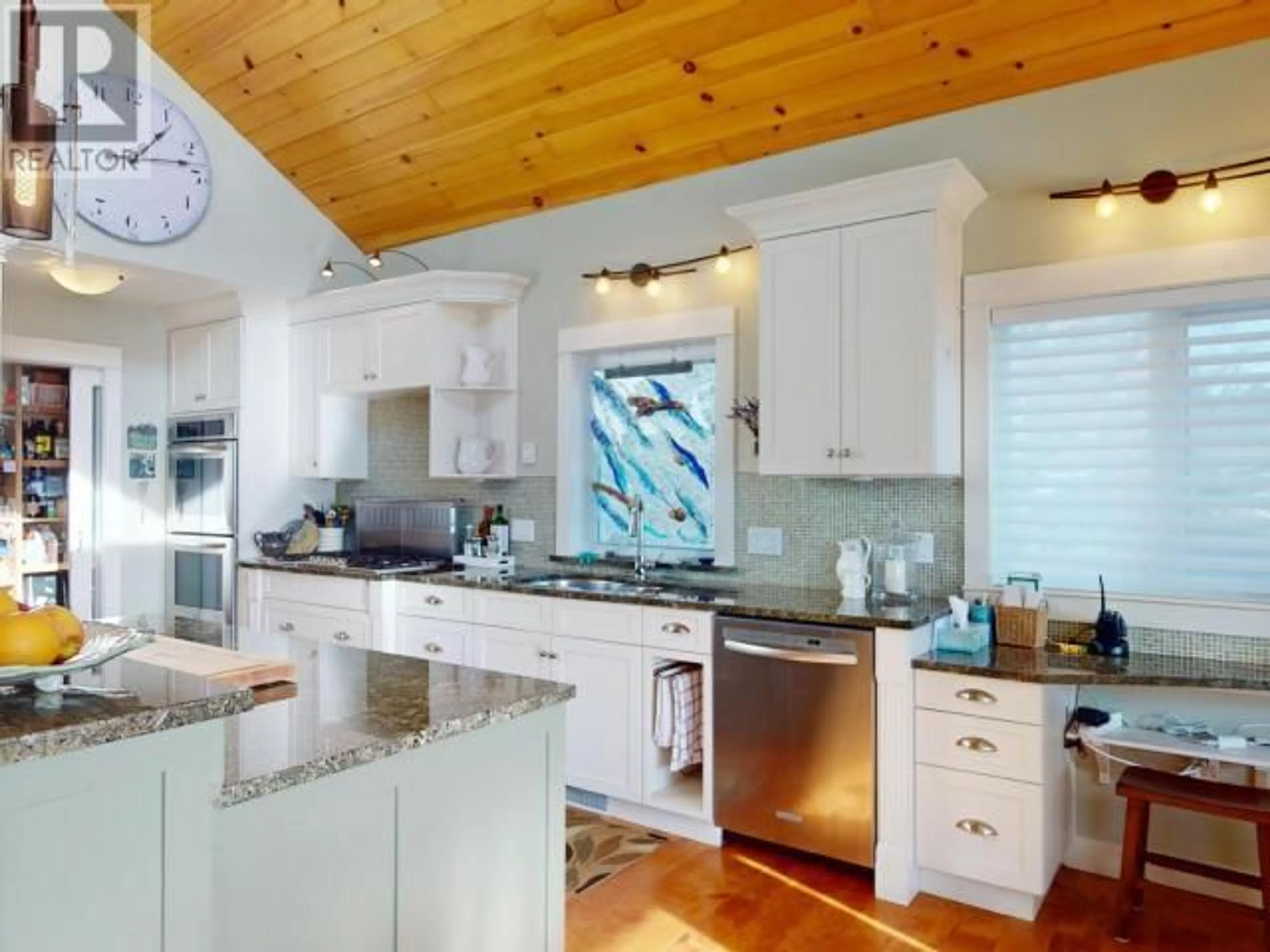 Contemporary kitchen, unknown for 4810 SANDERSON ROAD, Texada Island British Columbia V0N1W0