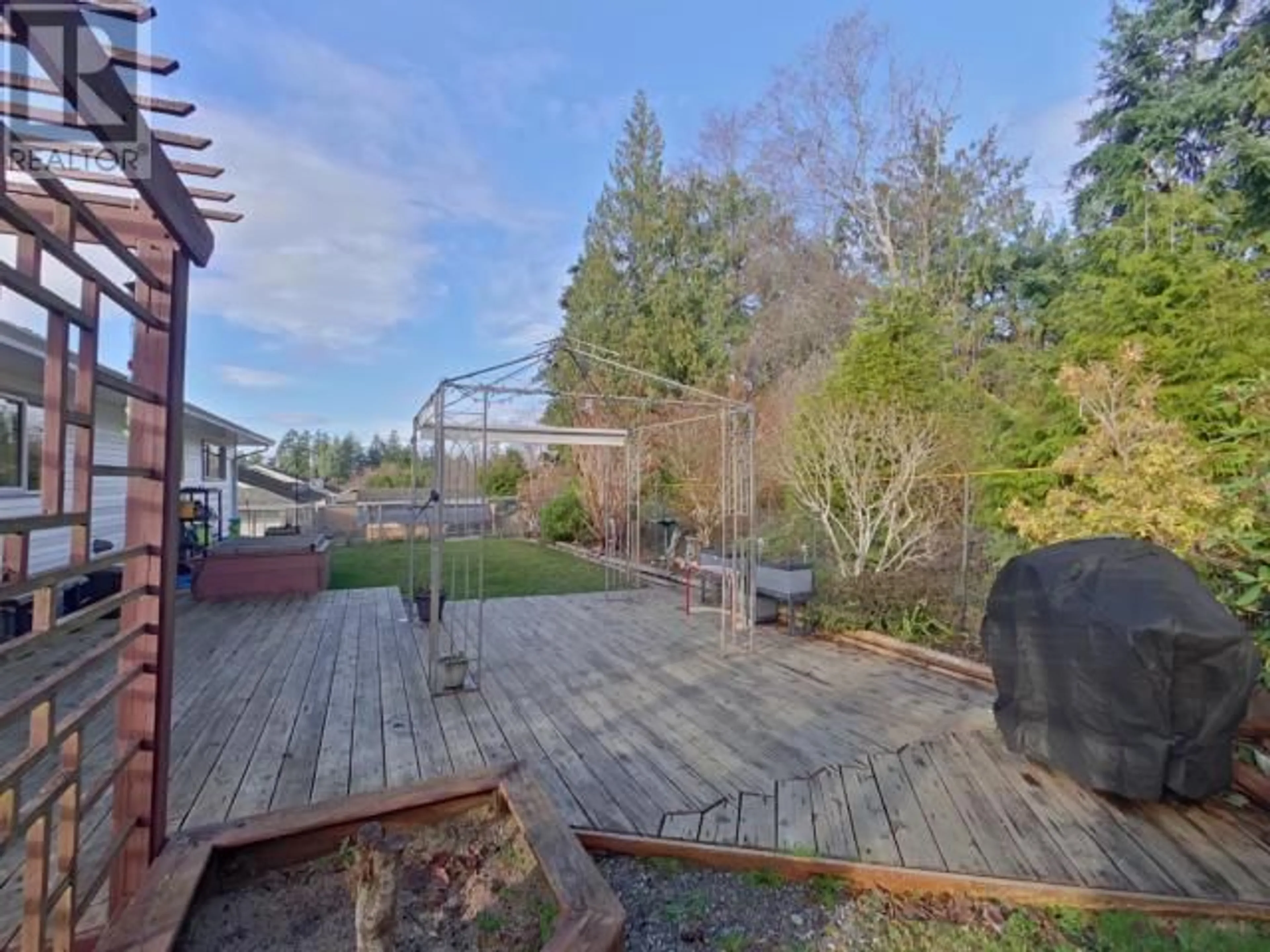 Patio, water/lake/river/ocean view for B-4052 SAVARY PLACE, Powell River British Columbia V8A5R7