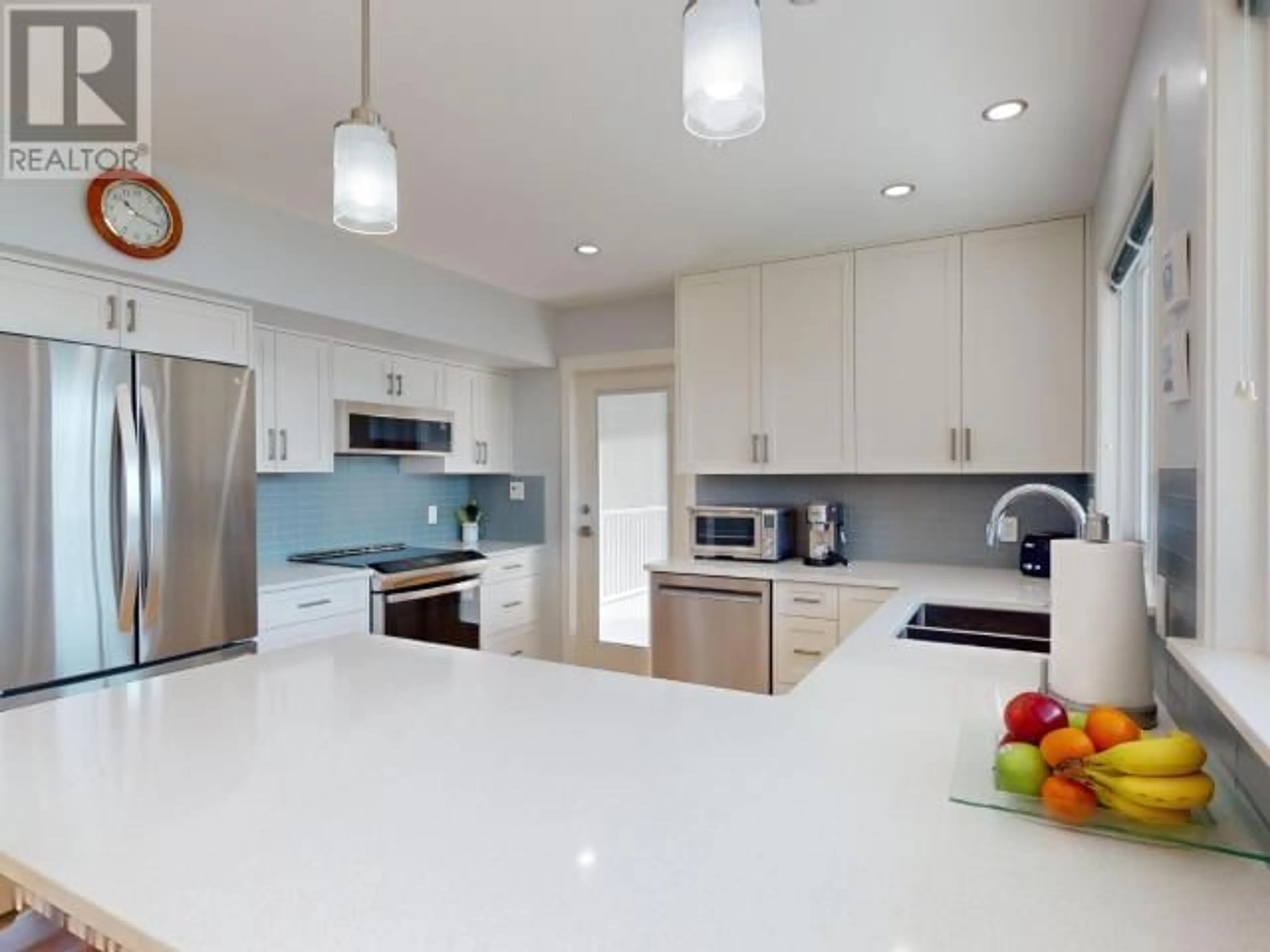 Contemporary kitchen, ceramic/tile floor for 1752 HOLLINGSWORTH ROAD, Powell River British Columbia V8A0M4