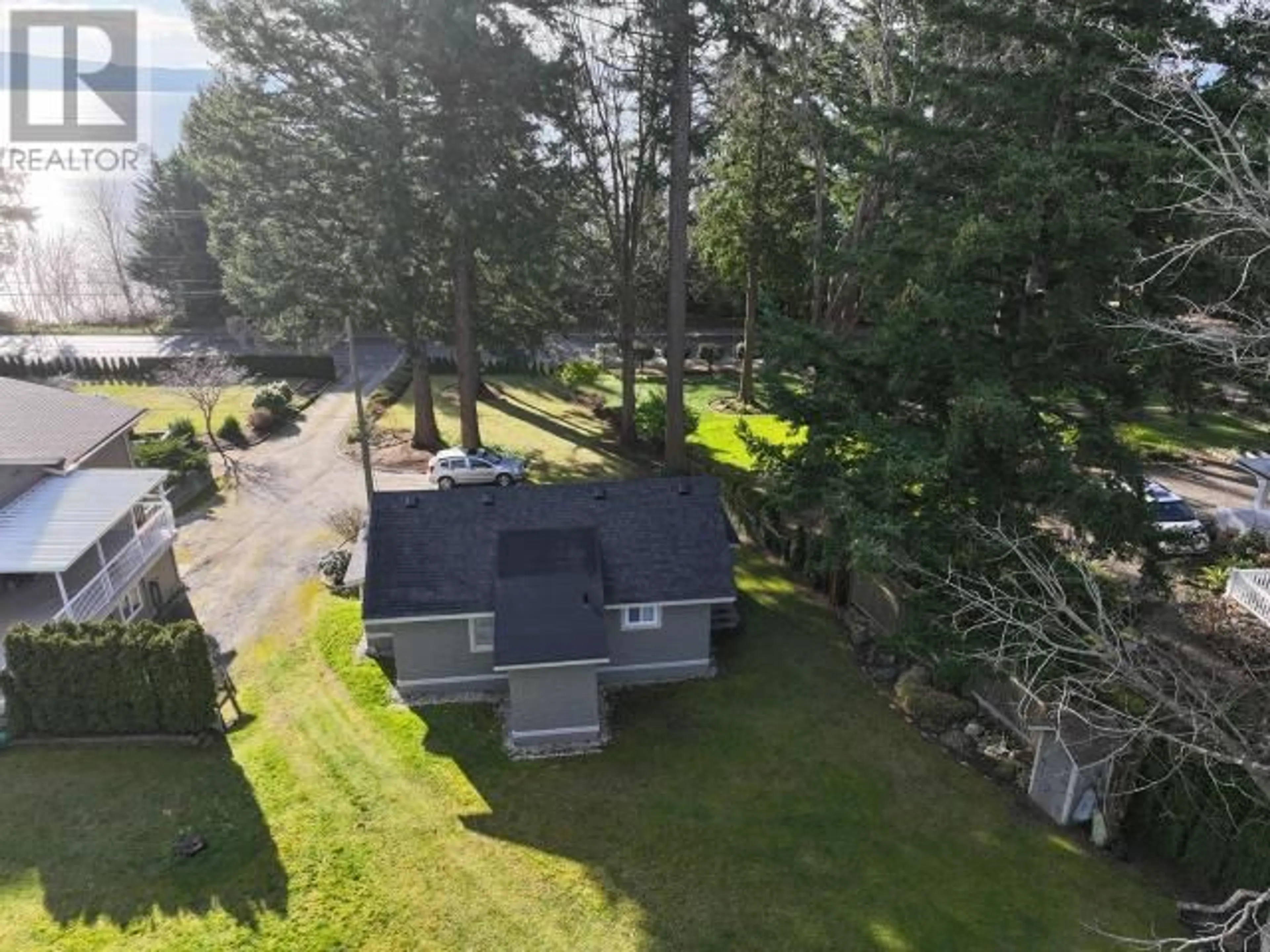 A pic from outside/outdoor area/front of a property/back of a property/a pic from drone, unknown for 7251 THUNDER BAY STREET, Powell River British Columbia