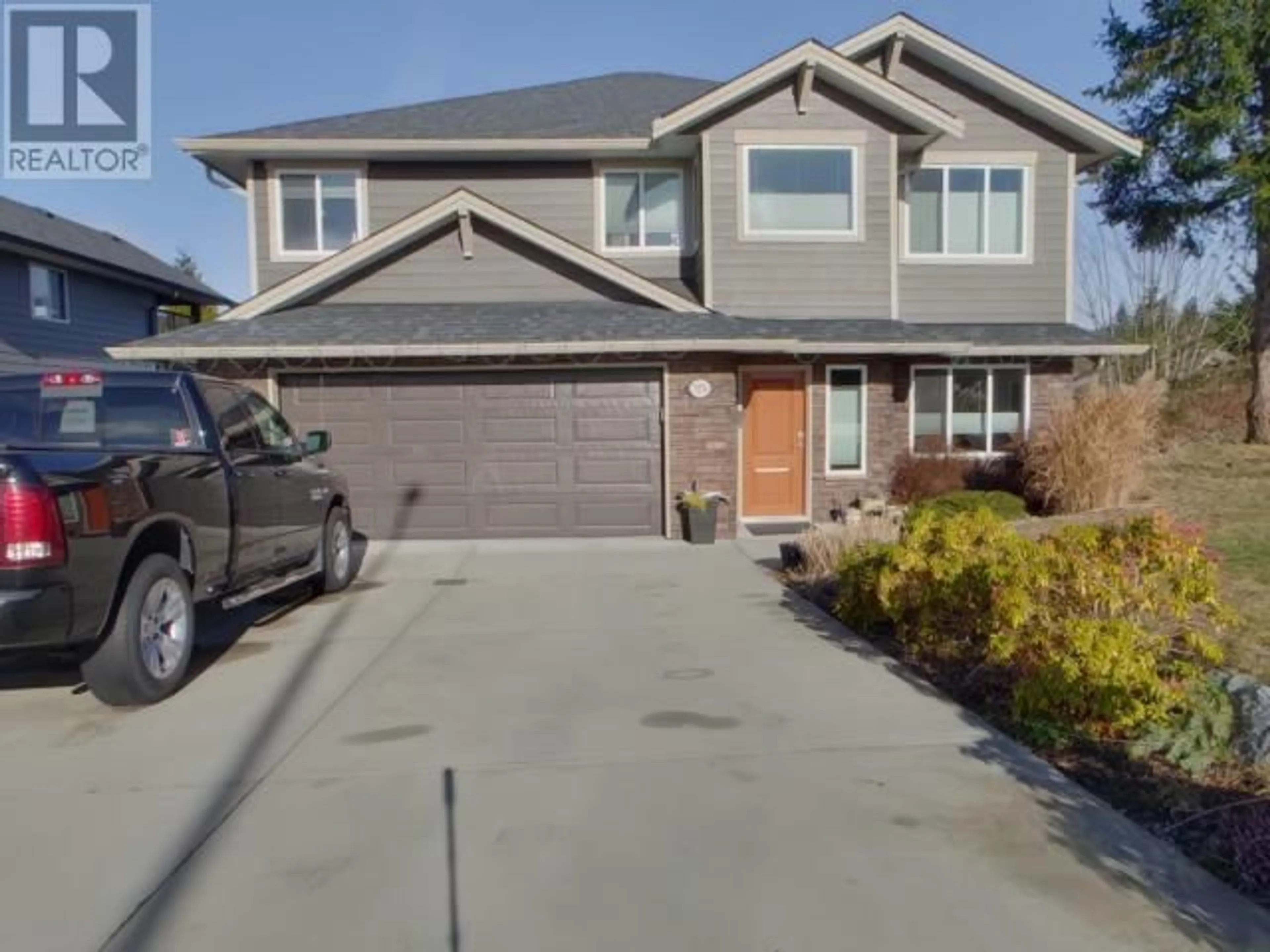 Home with vinyl exterior material, street for 7251 GEORGIA CRES, Powell River British Columbia V8A5T6