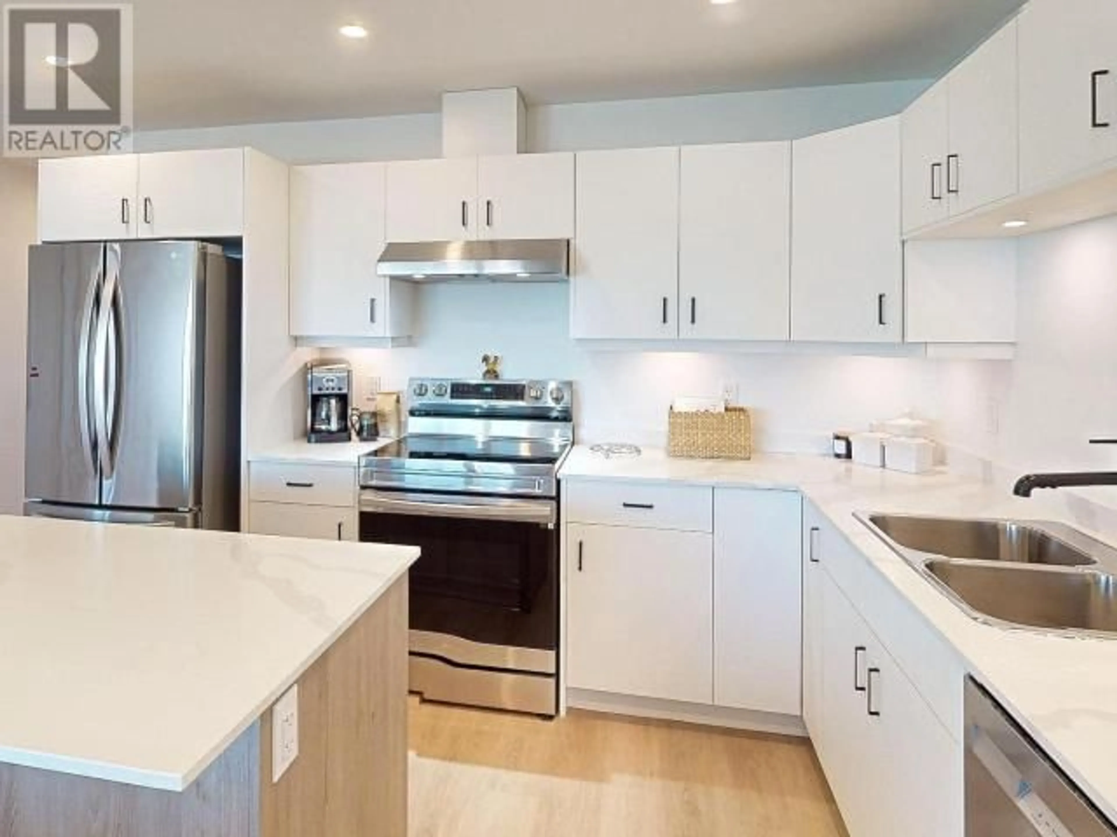 Open concept kitchen, unknown for B6-6900 BURNABY STREET, Powell River British Columbia V8A1Y6