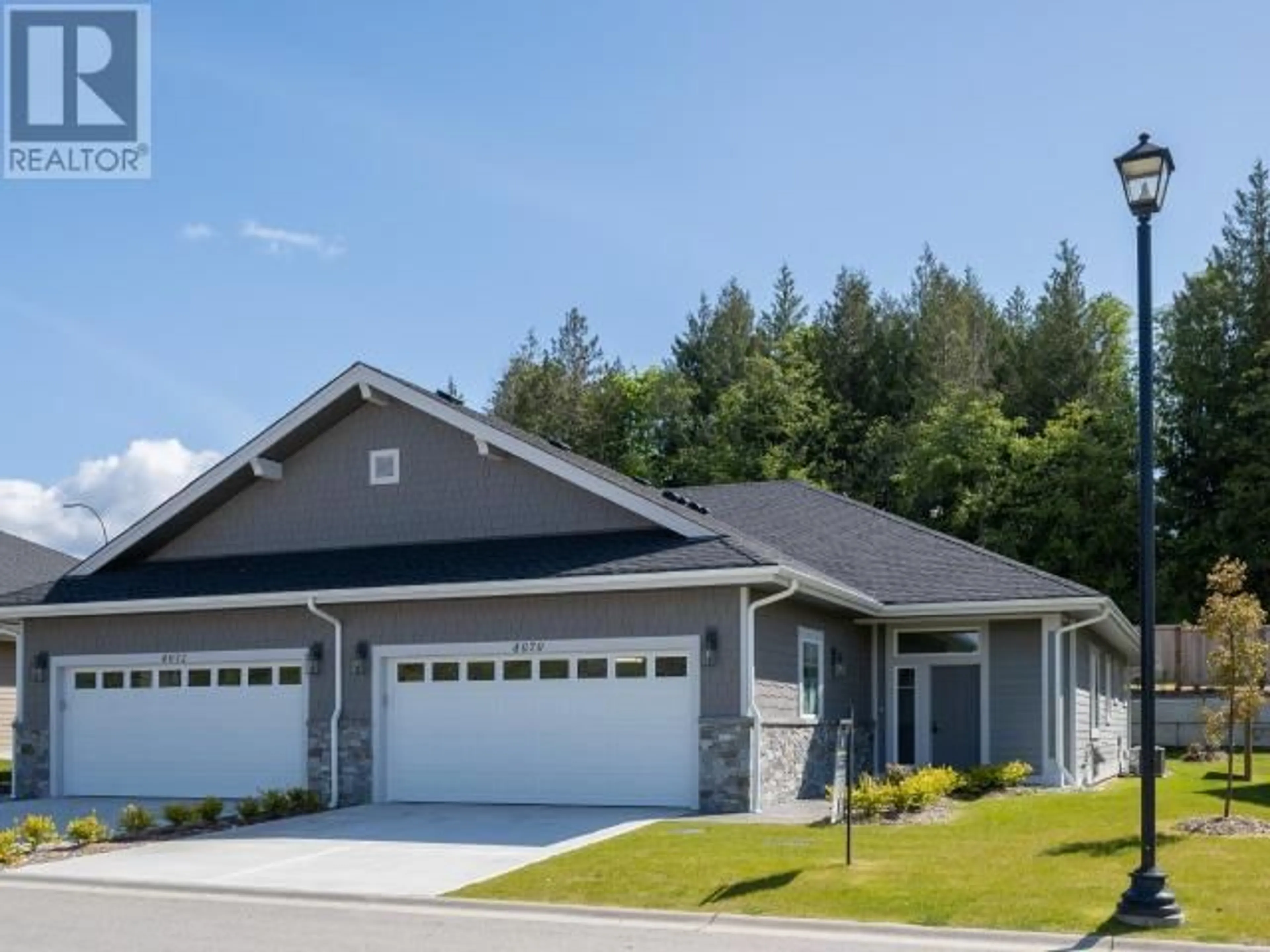 Home with vinyl exterior material, street for 4070 SATURNA AVE, Powell River British Columbia V8A5T4