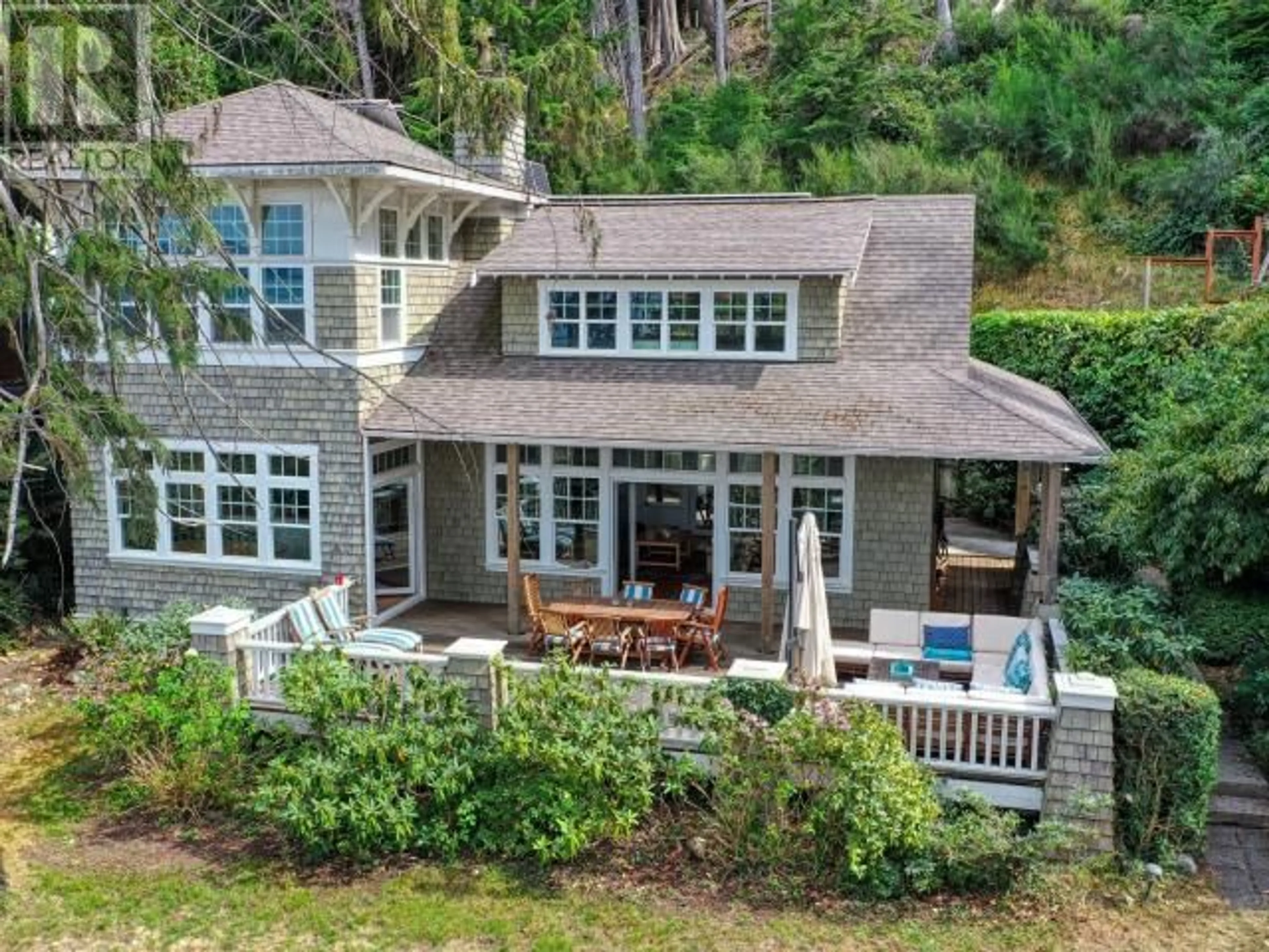 A pic from outside/outdoor area/front of a property/back of a property/a pic from drone, water/lake/river/ocean view for 2916/20 MALASPINA PROMENADE, Savary Island British Columbia