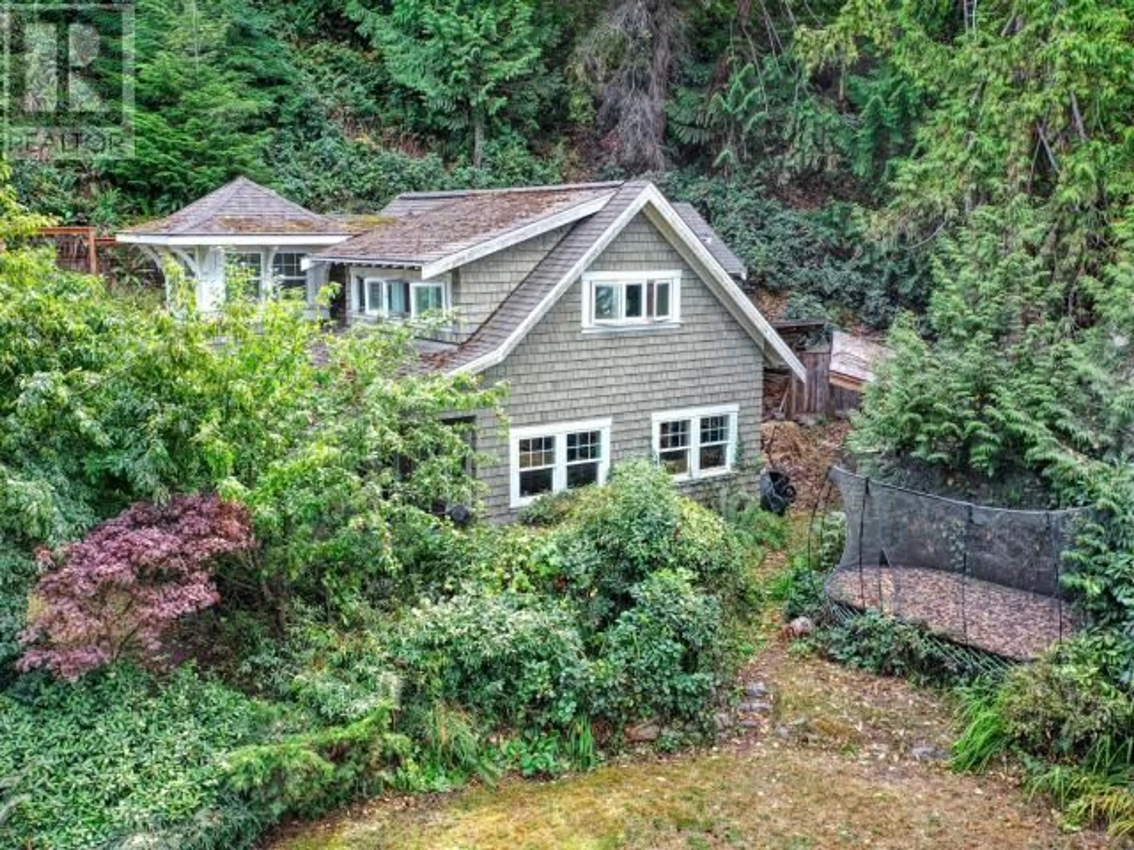 A pic from outside/outdoor area/front of a property/back of a property/a pic from drone, unknown for 2916/20 MALASPINA PROMENADE, Savary Island British Columbia