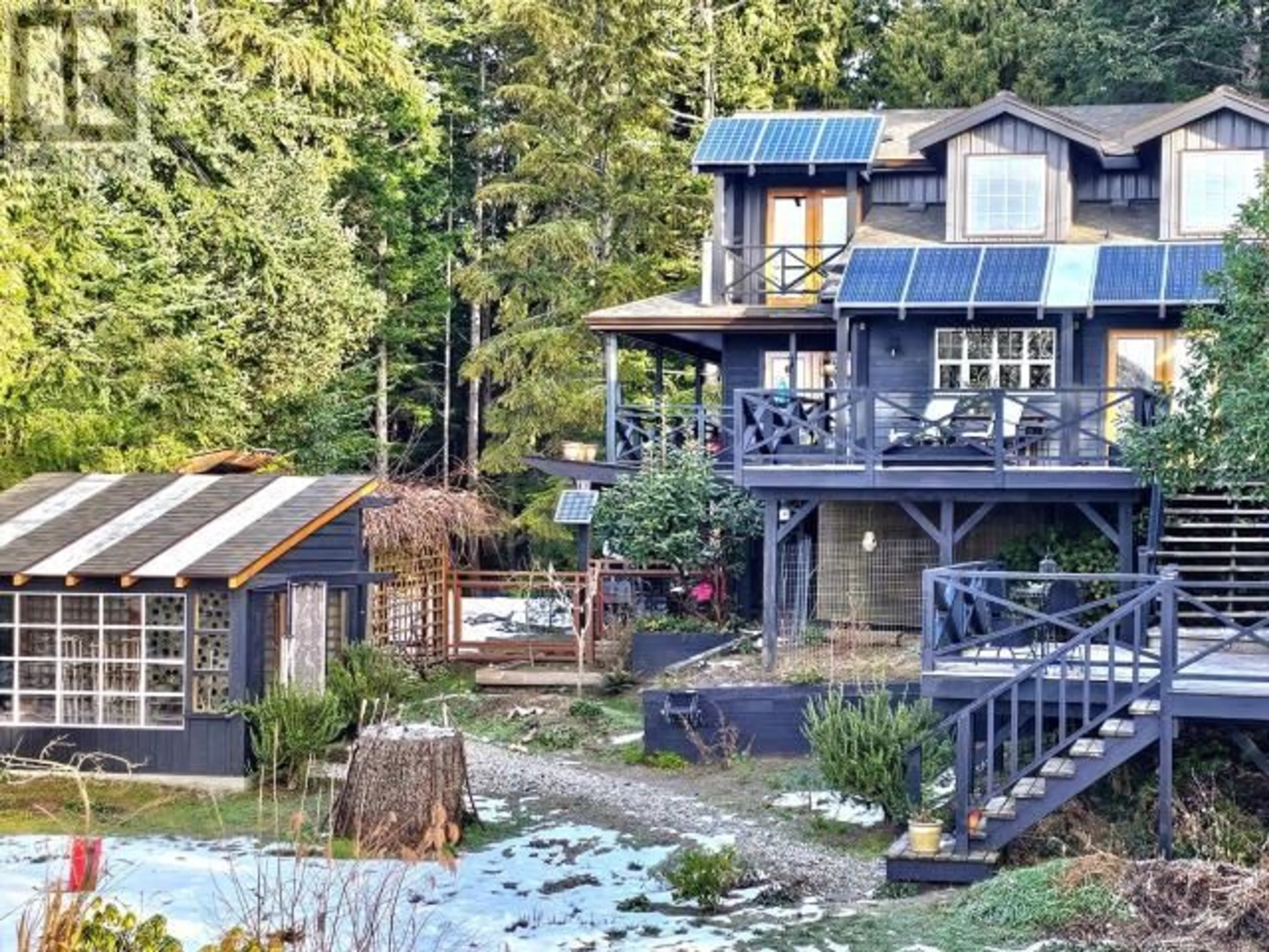 Stairs for 1900 VANCOUVER BLVD, Savary Island British Columbia V8A2G0