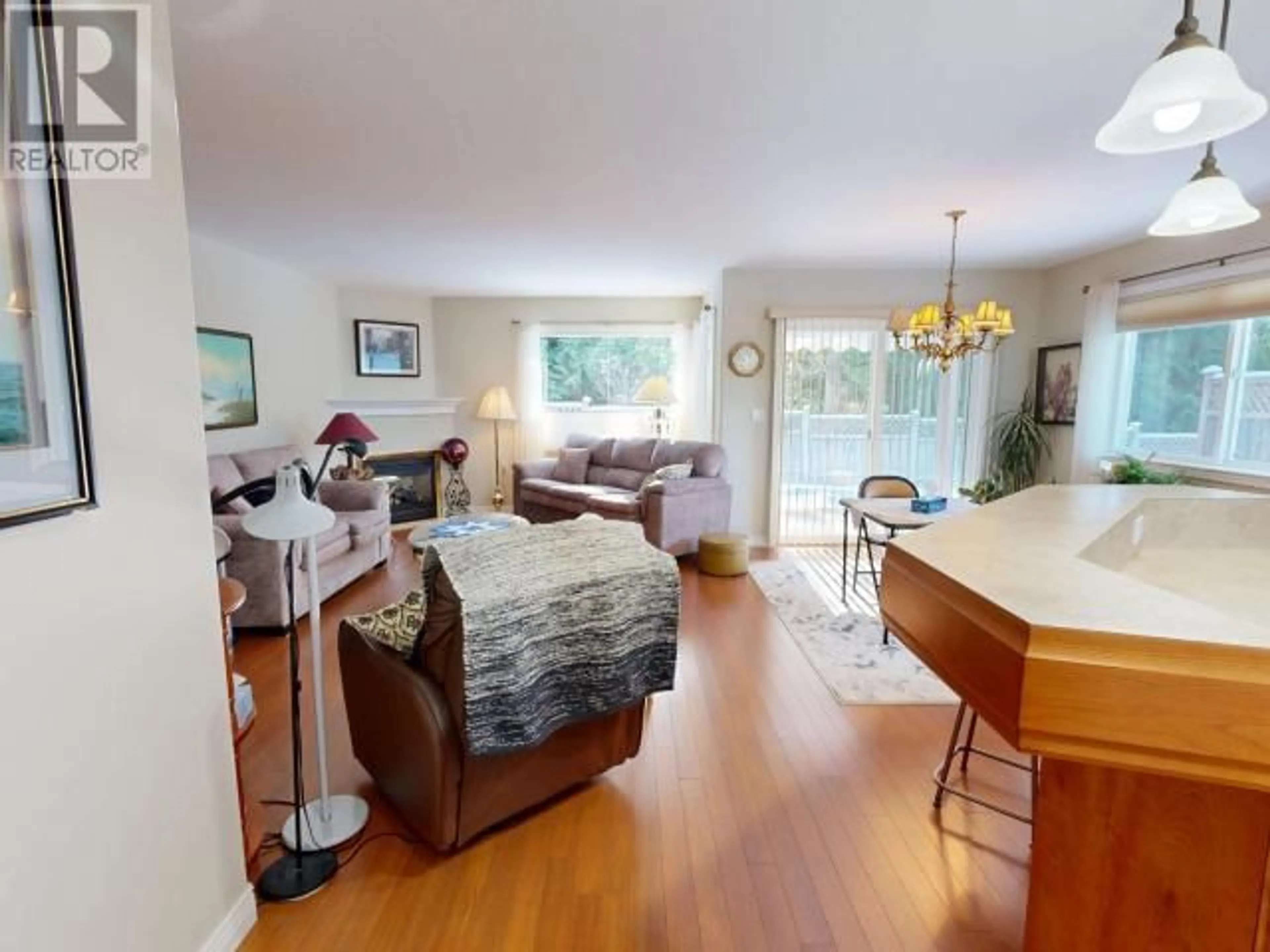 Living room with furniture, unknown for 4-4897 ONTARIO AVE, Powell River British Columbia