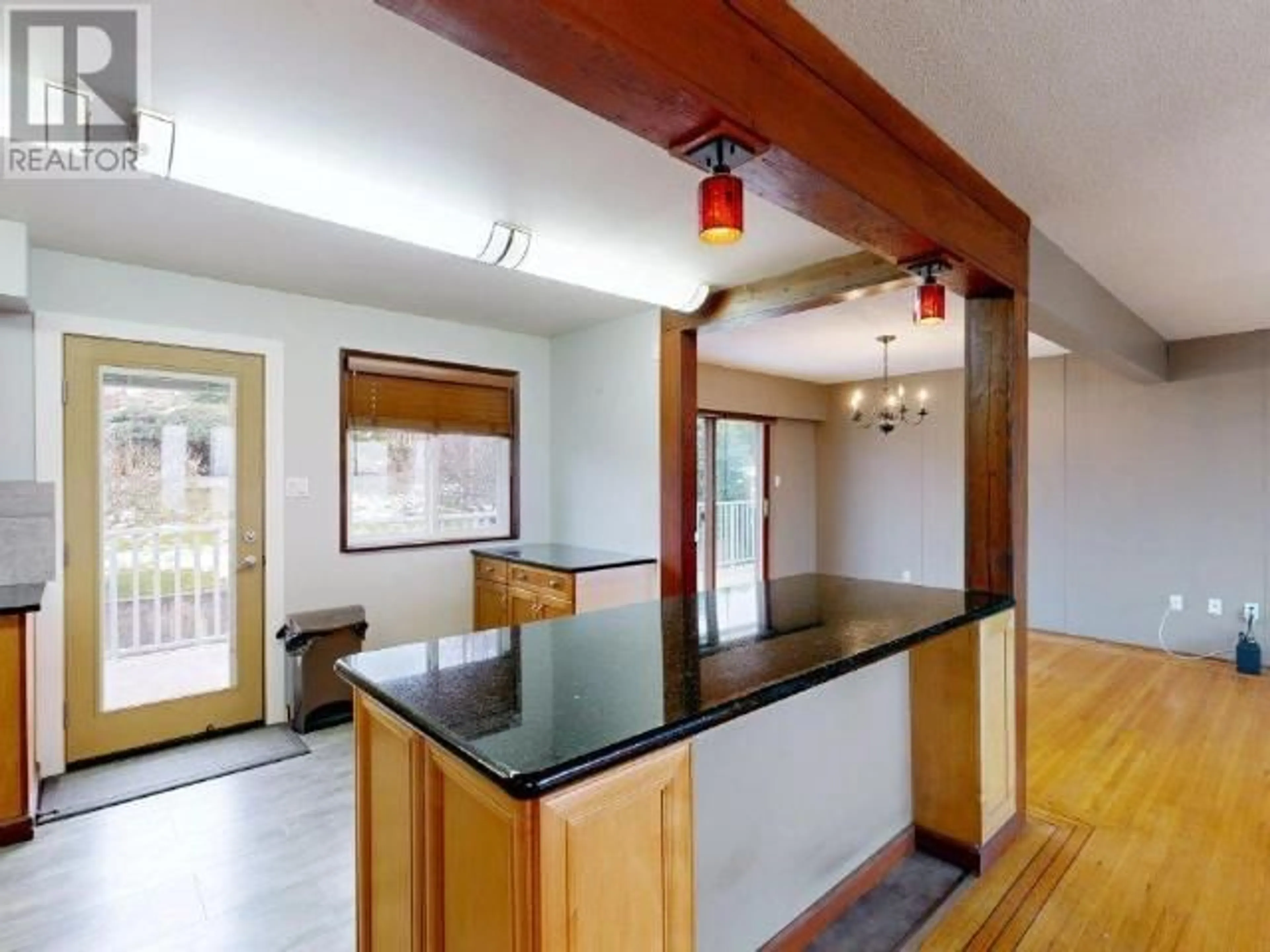 Open concept kitchen, unknown for 4280 ONTARIO AVE, Powell River British Columbia