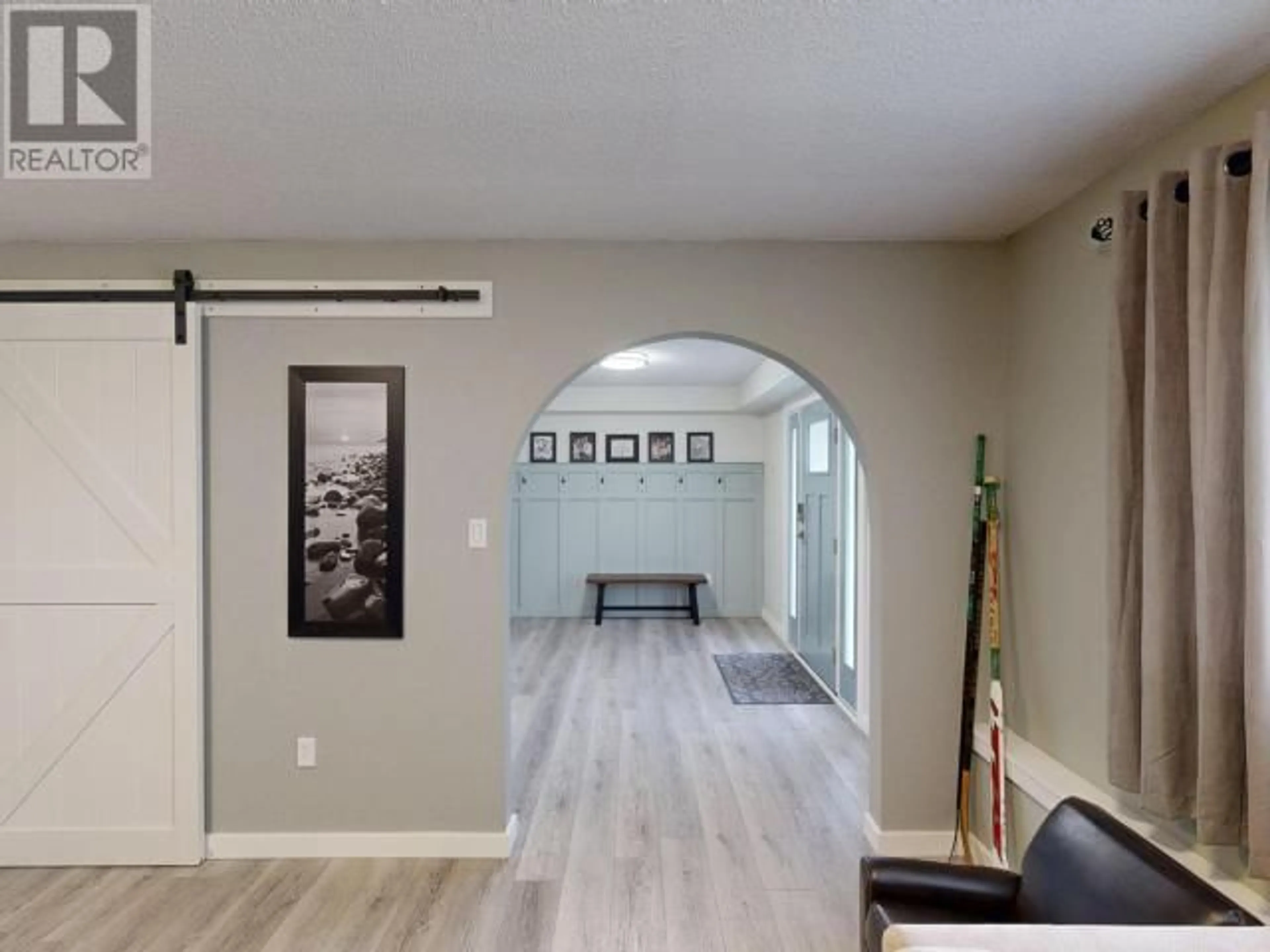 Indoor entryway for 7243 HUNTINGDON STREET, Powell River British Columbia